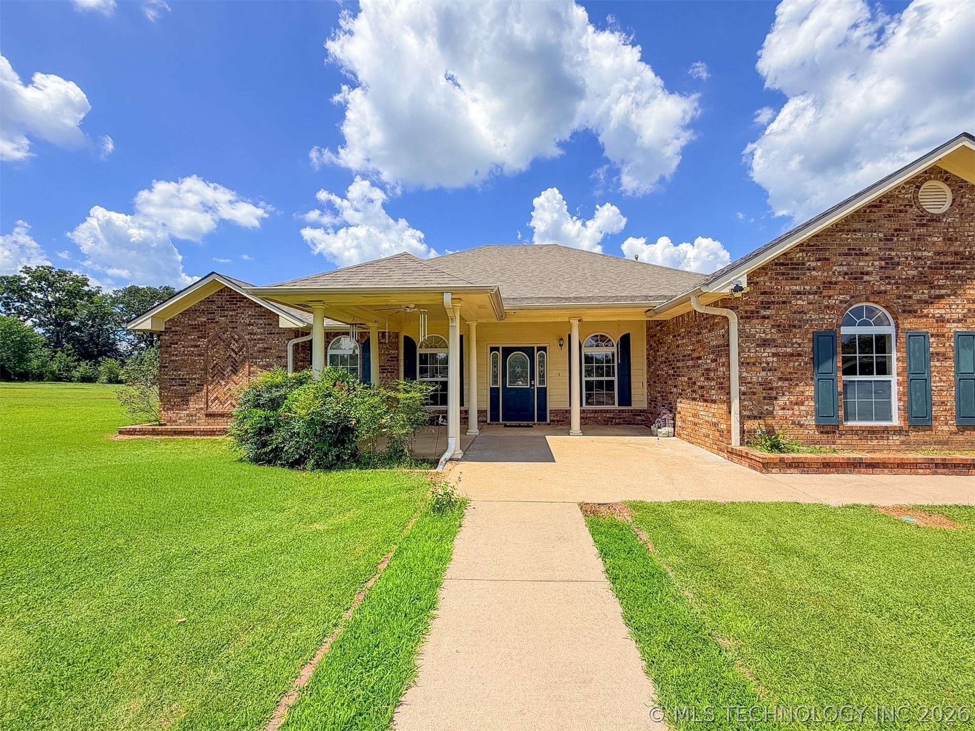 15224 W Jones Road Property Photo 5