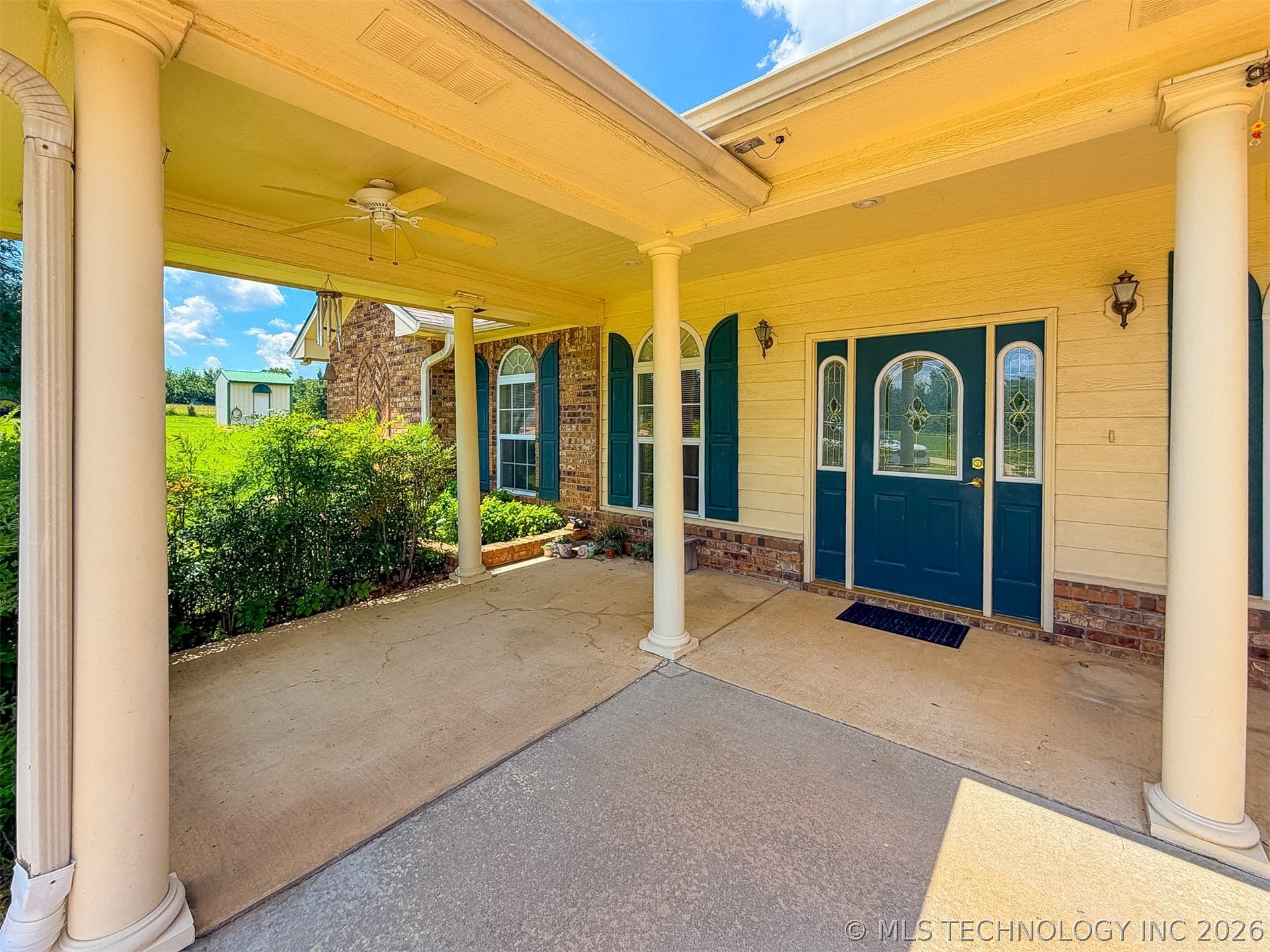 15224 W Jones Road Property Photo 6