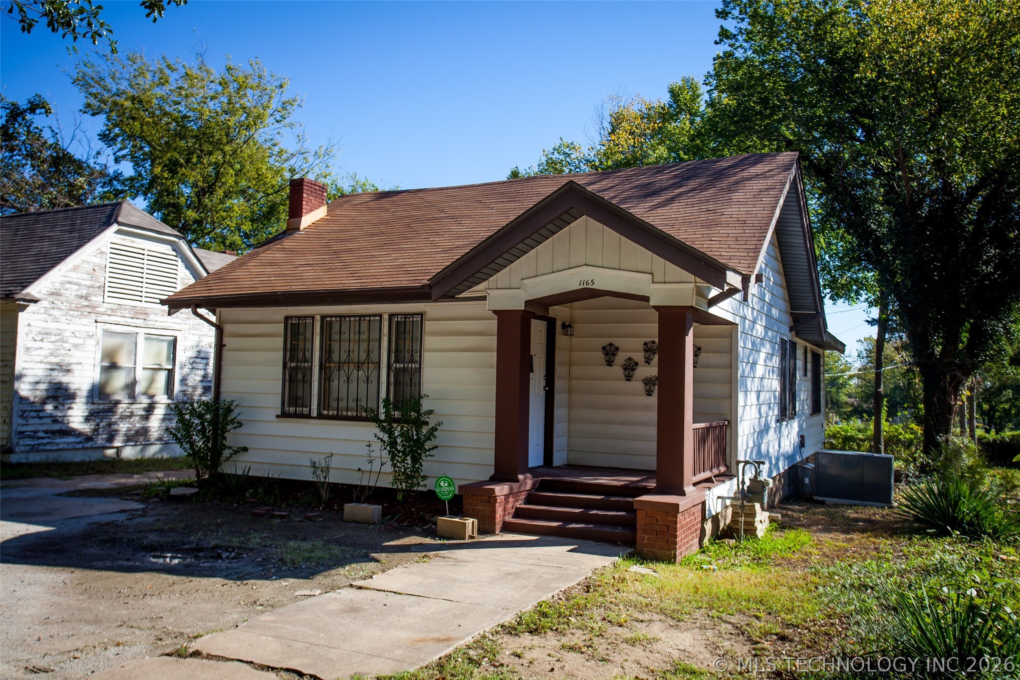 1165 N Boston Place Property Photo 2