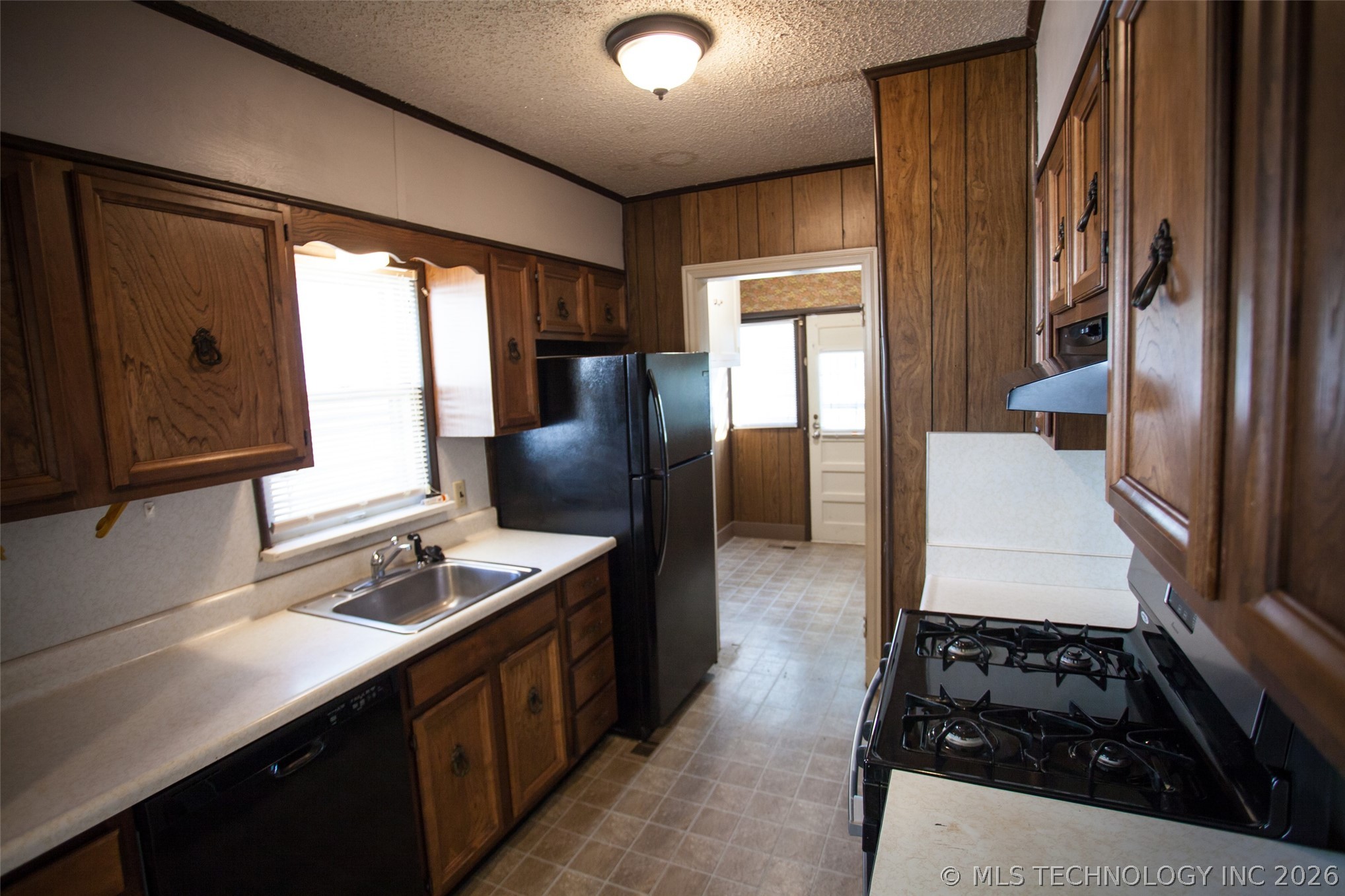 1165 N Boston Place Property Photo 11