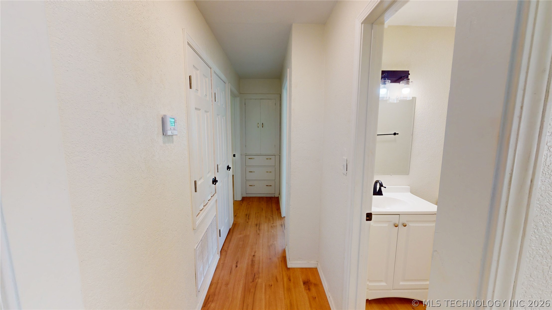 1002 S Highland Property Photo 9