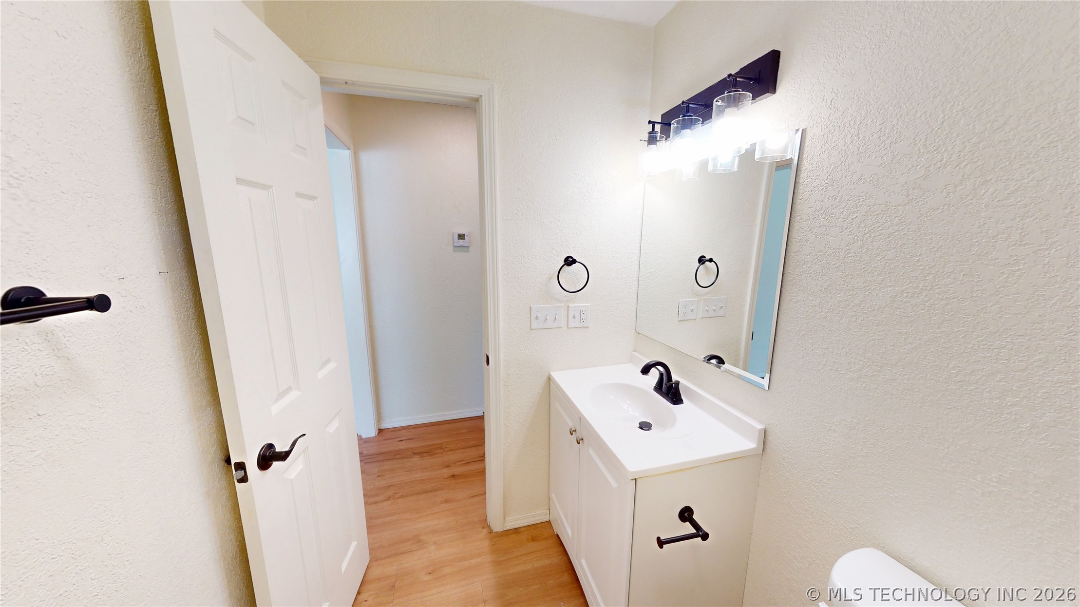 1002 S Highland Property Photo 11