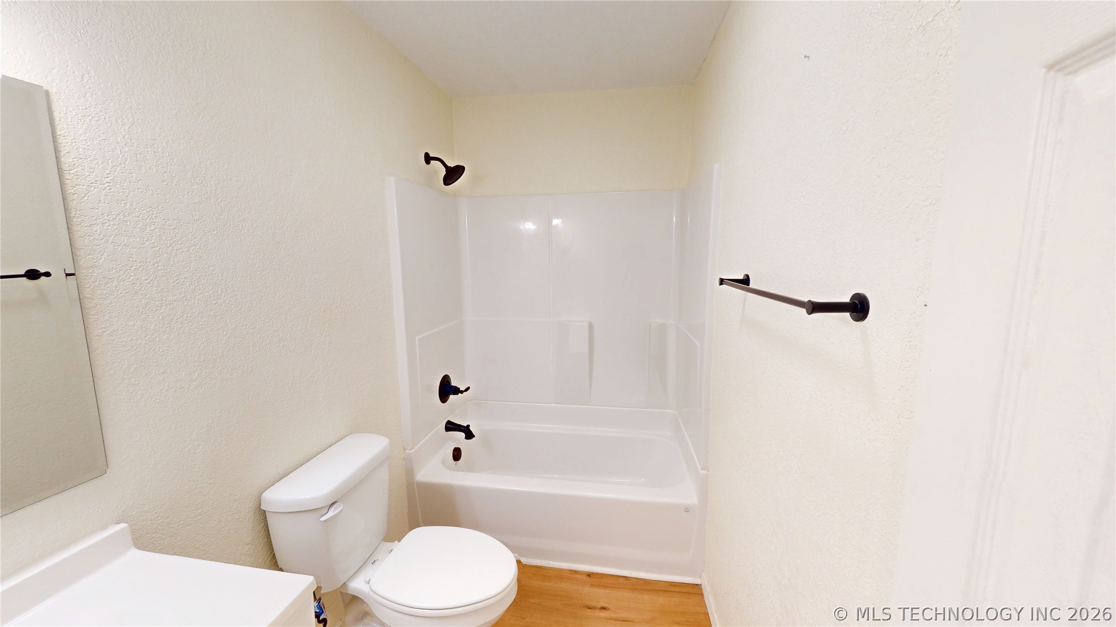 1002 S Highland Property Photo 12