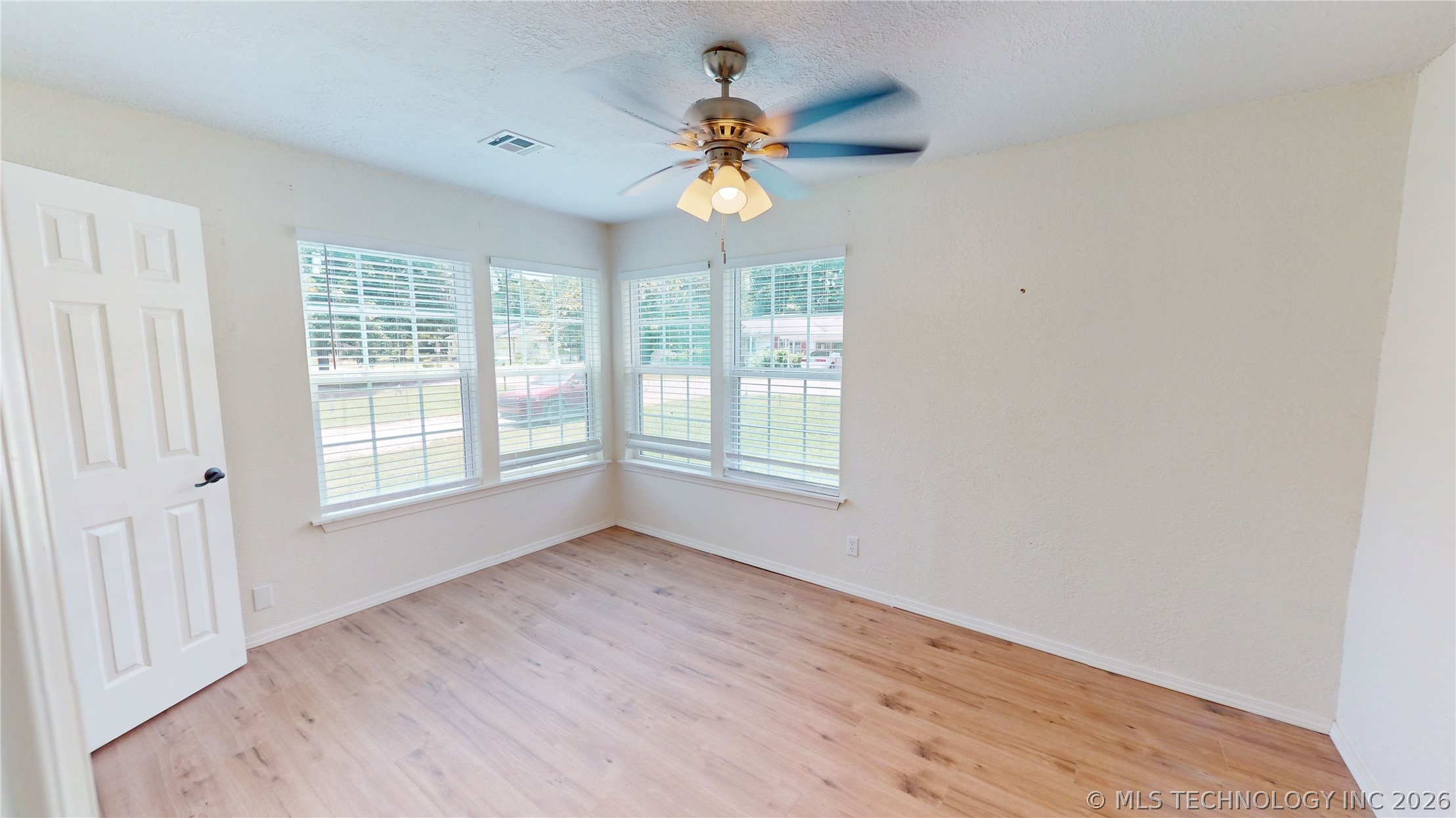 1002 S Highland Property Photo 13