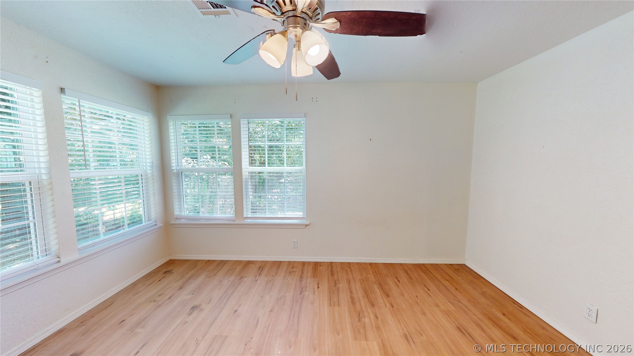 1002 S Highland Property Photo 18