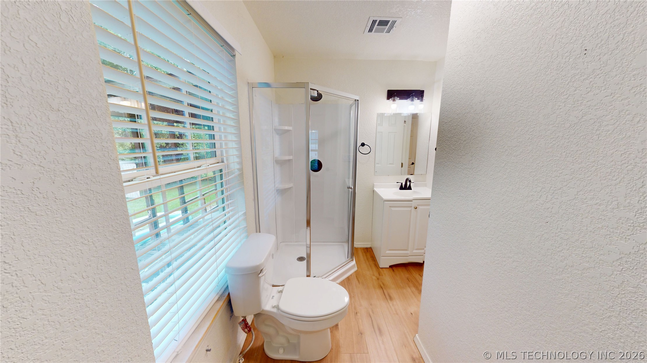 1002 S Highland Property Photo 25