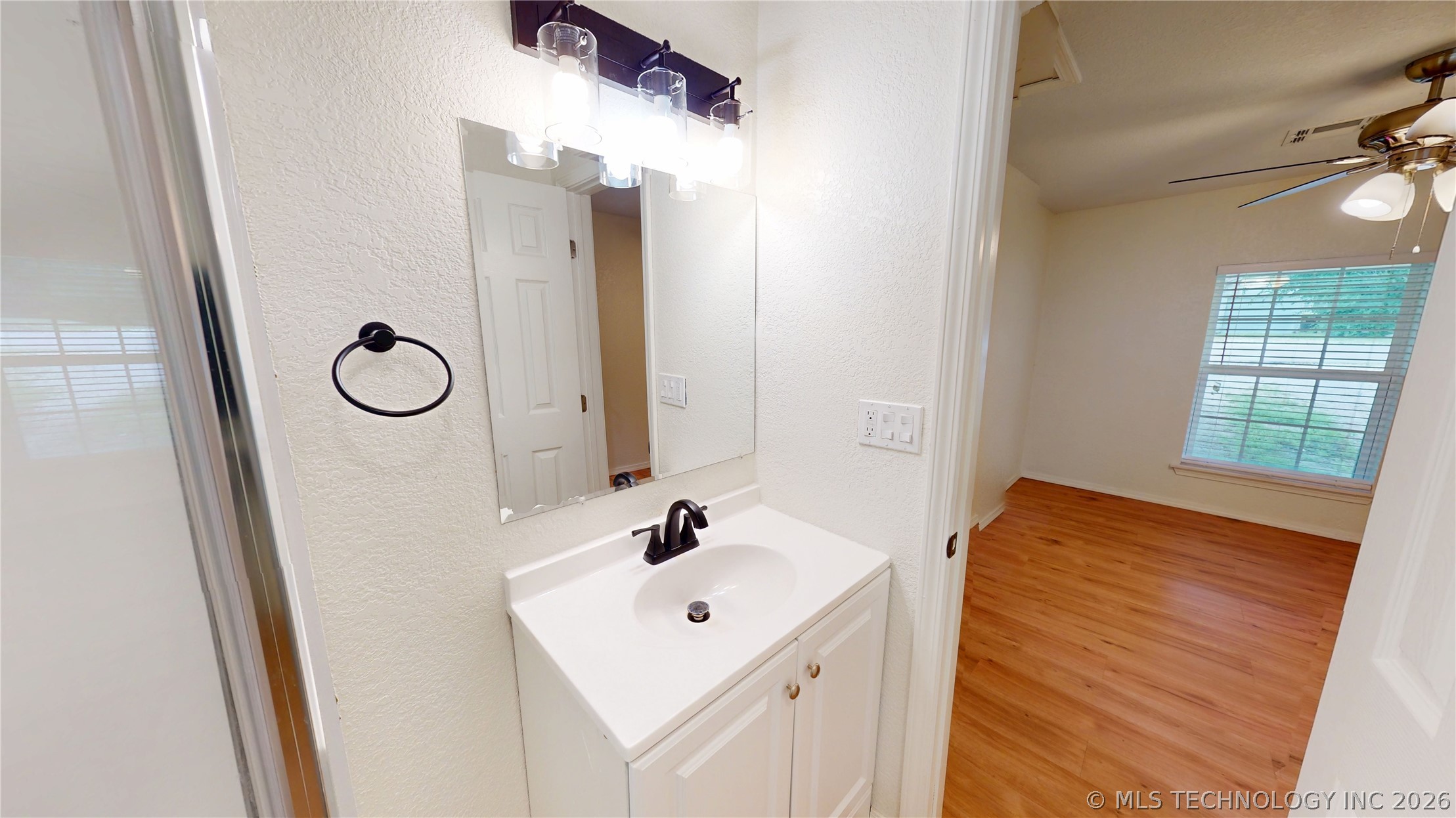 1002 S Highland Property Photo 26