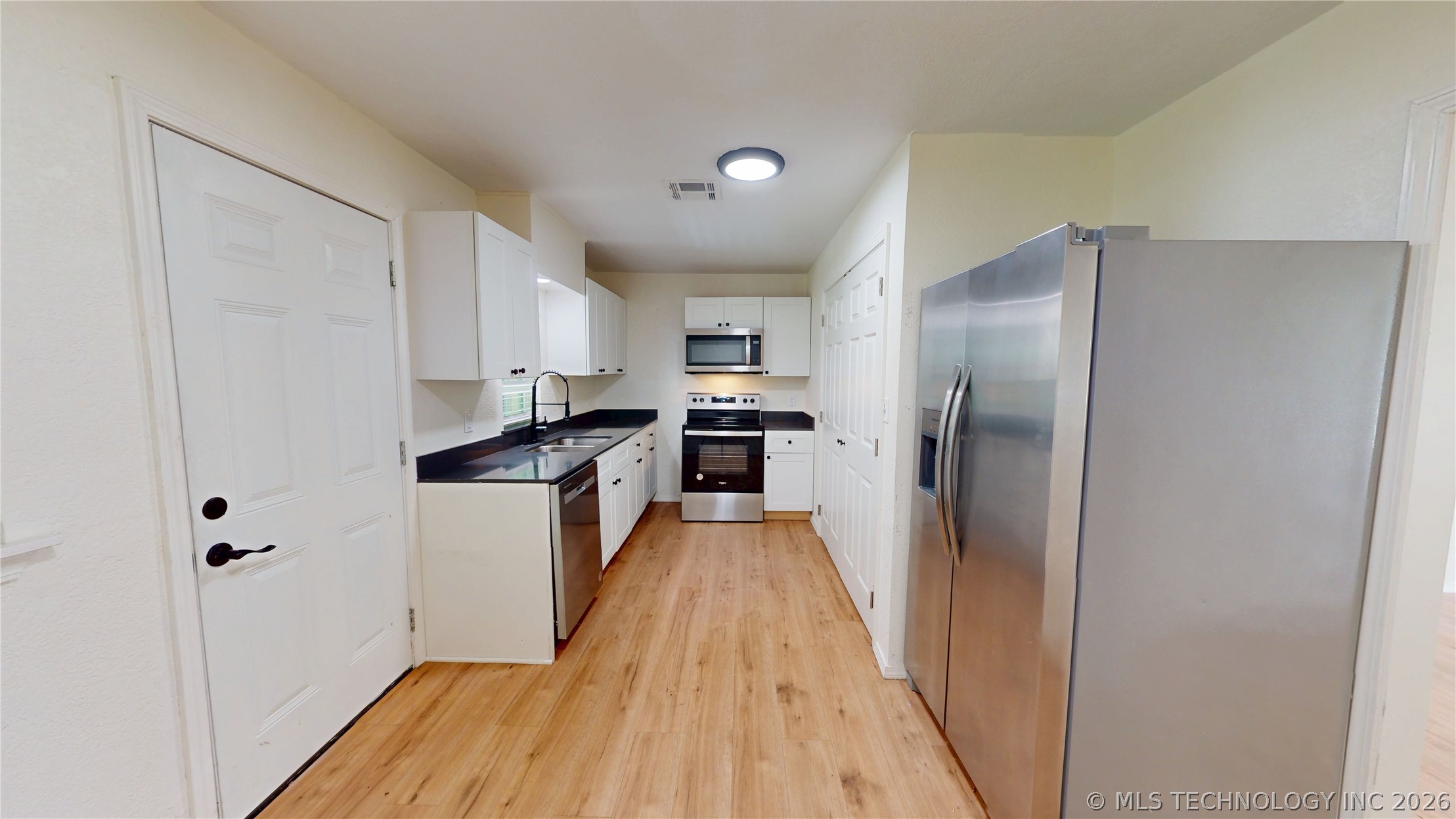 1002 S Highland Property Photo 27