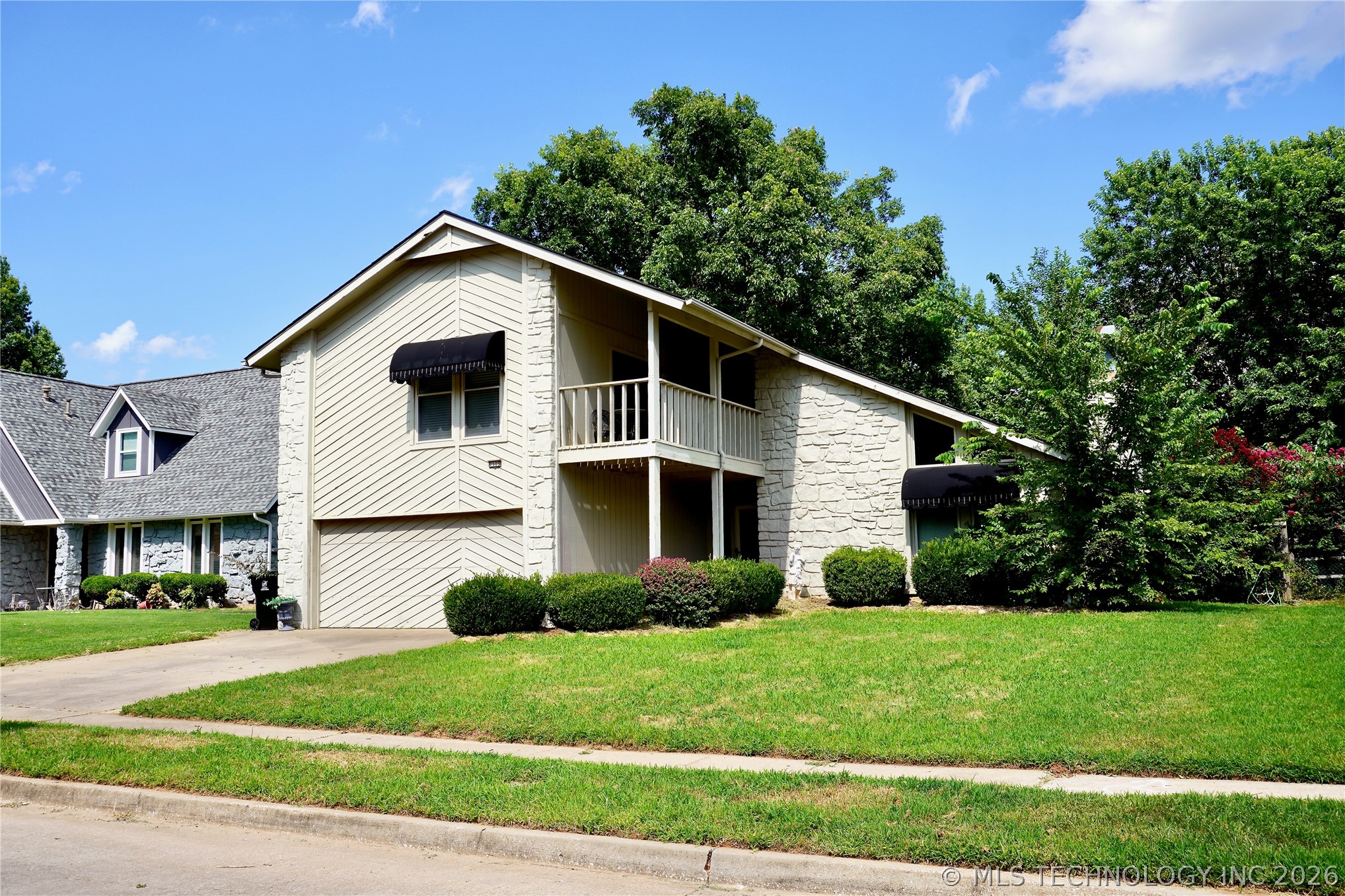 7505 S Gum Avenue Property Photo 3