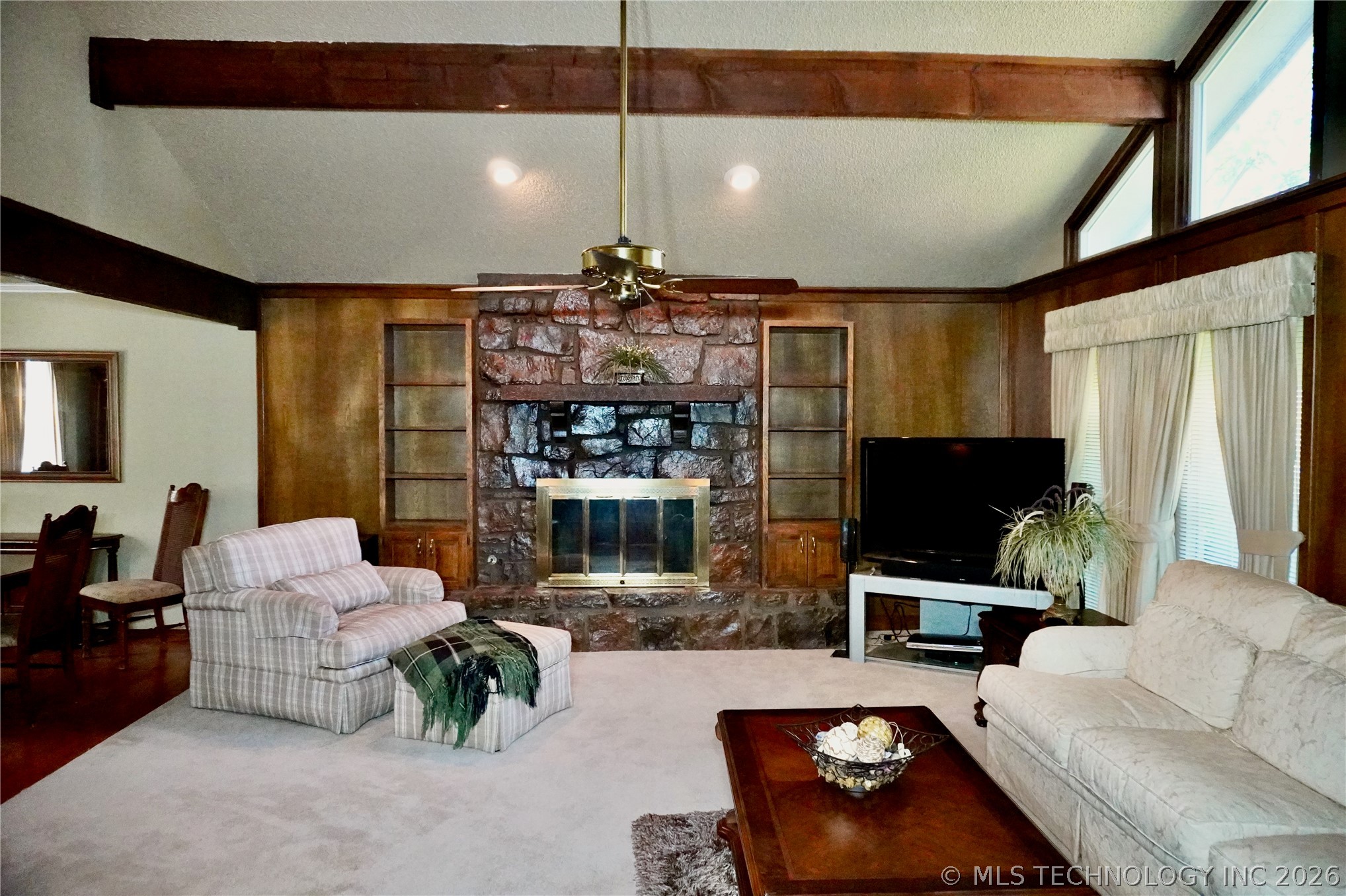 7505 S Gum Avenue Property Photo 6