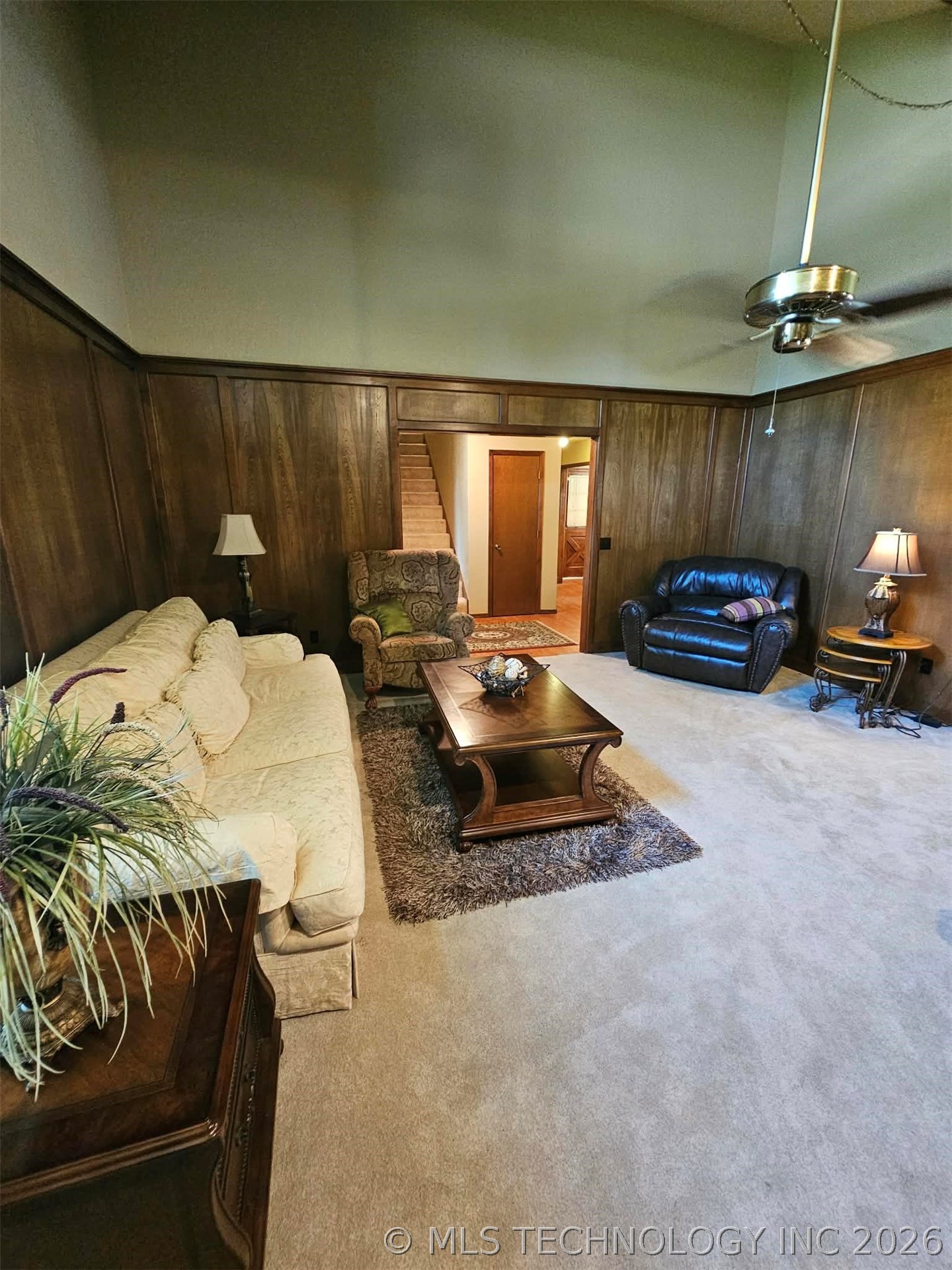 7505 S Gum Avenue Property Photo 8