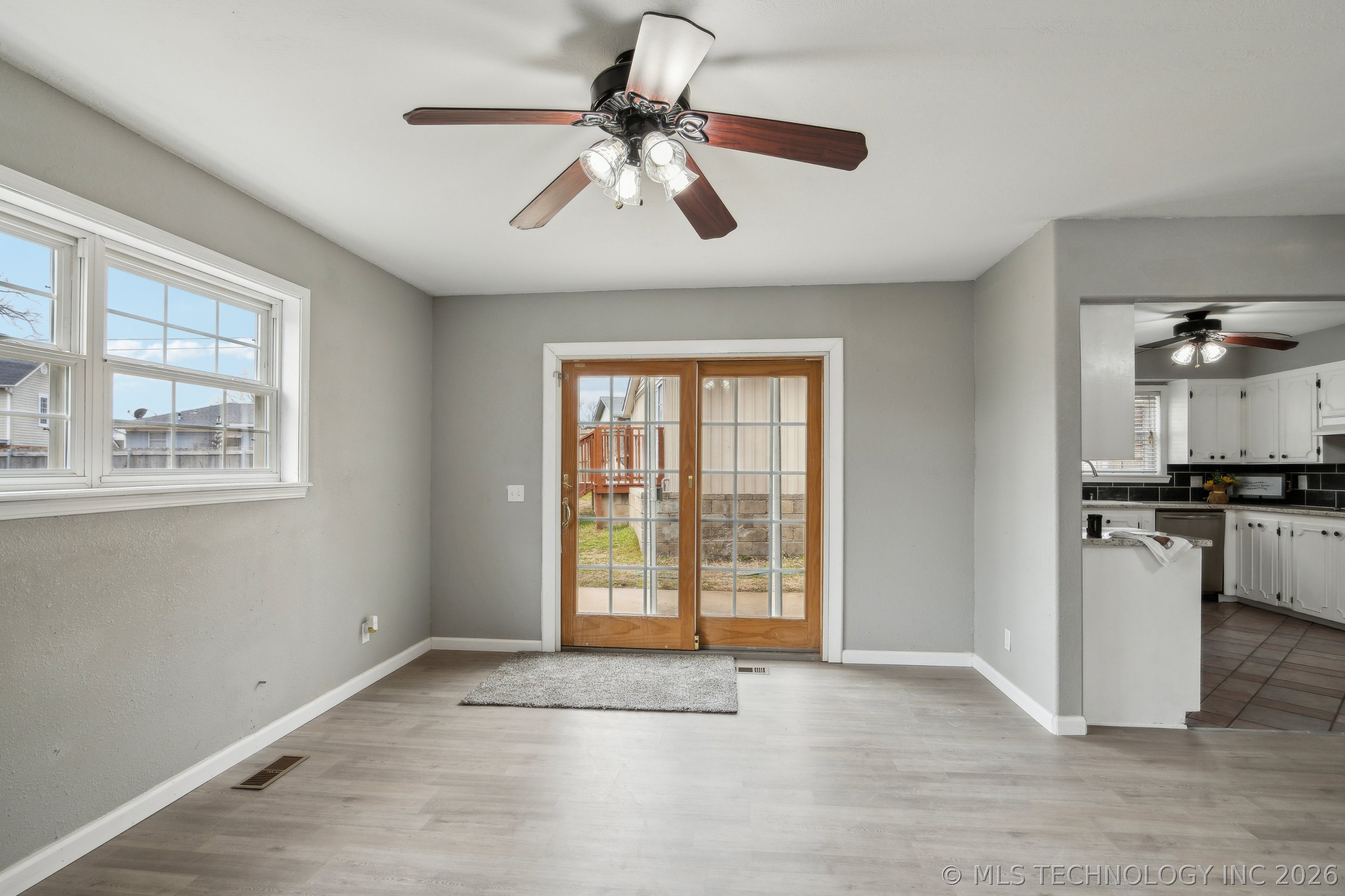 206 Sandy Circle Property Photo 16
