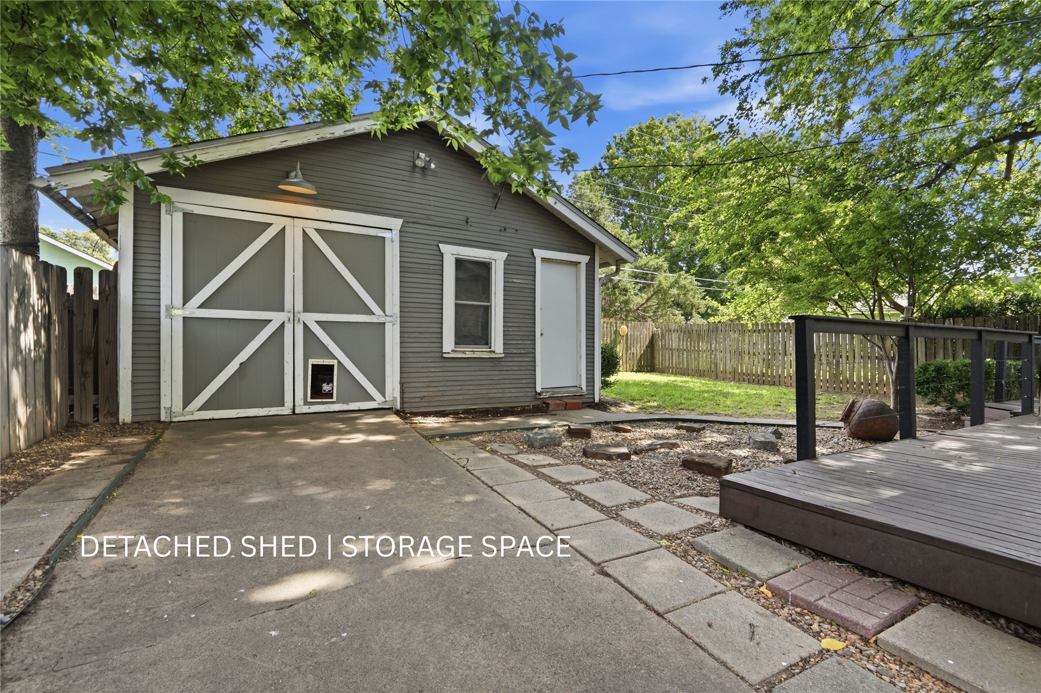 1939 E 13th Place Property Photo 25