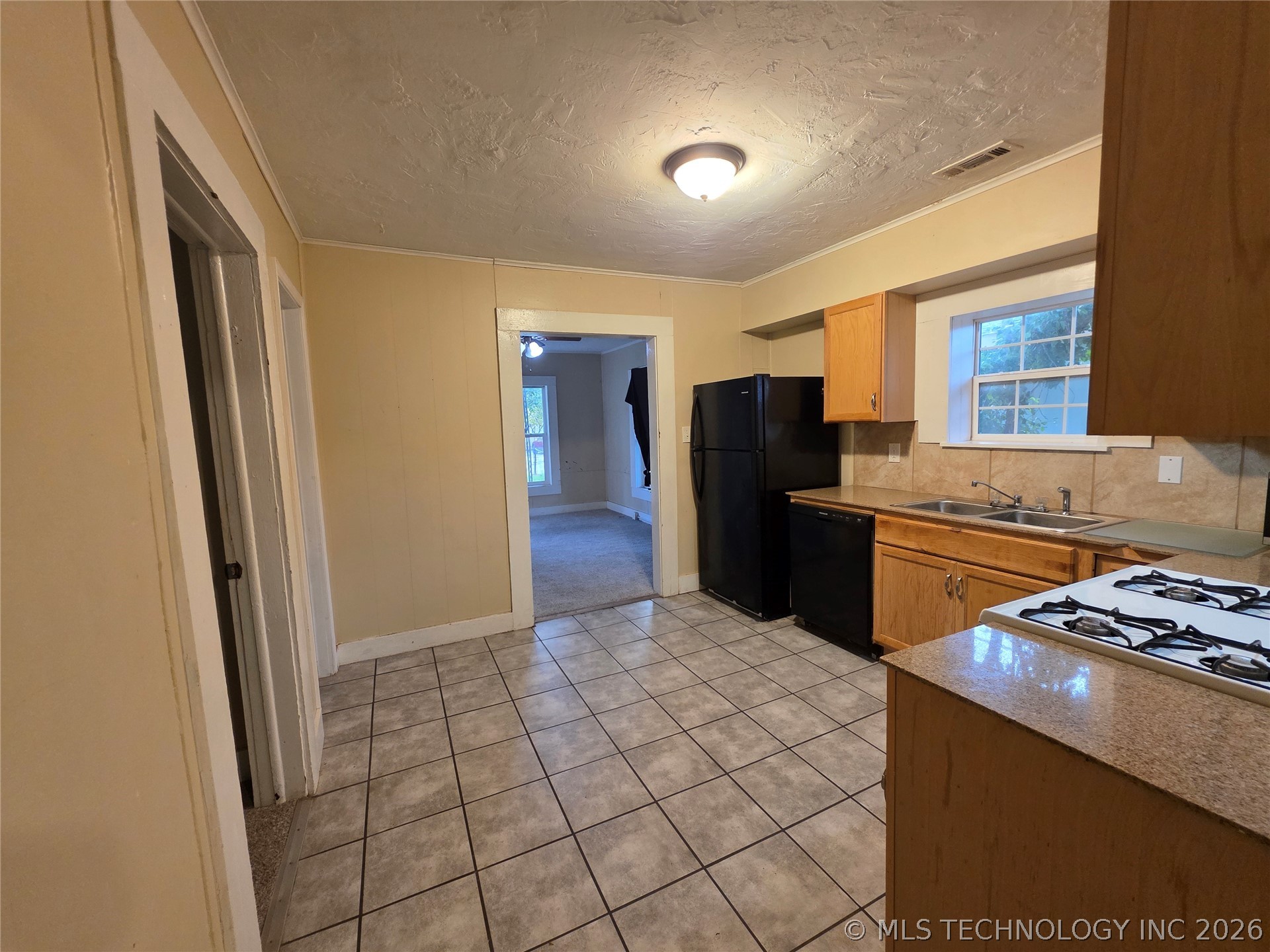 403 S 47th West Avenue Property Photo 7