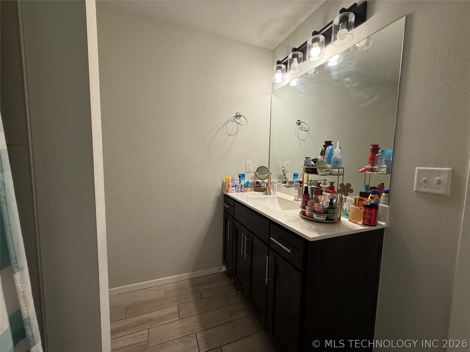 12451 S Kingston Avenue Property Photo 9