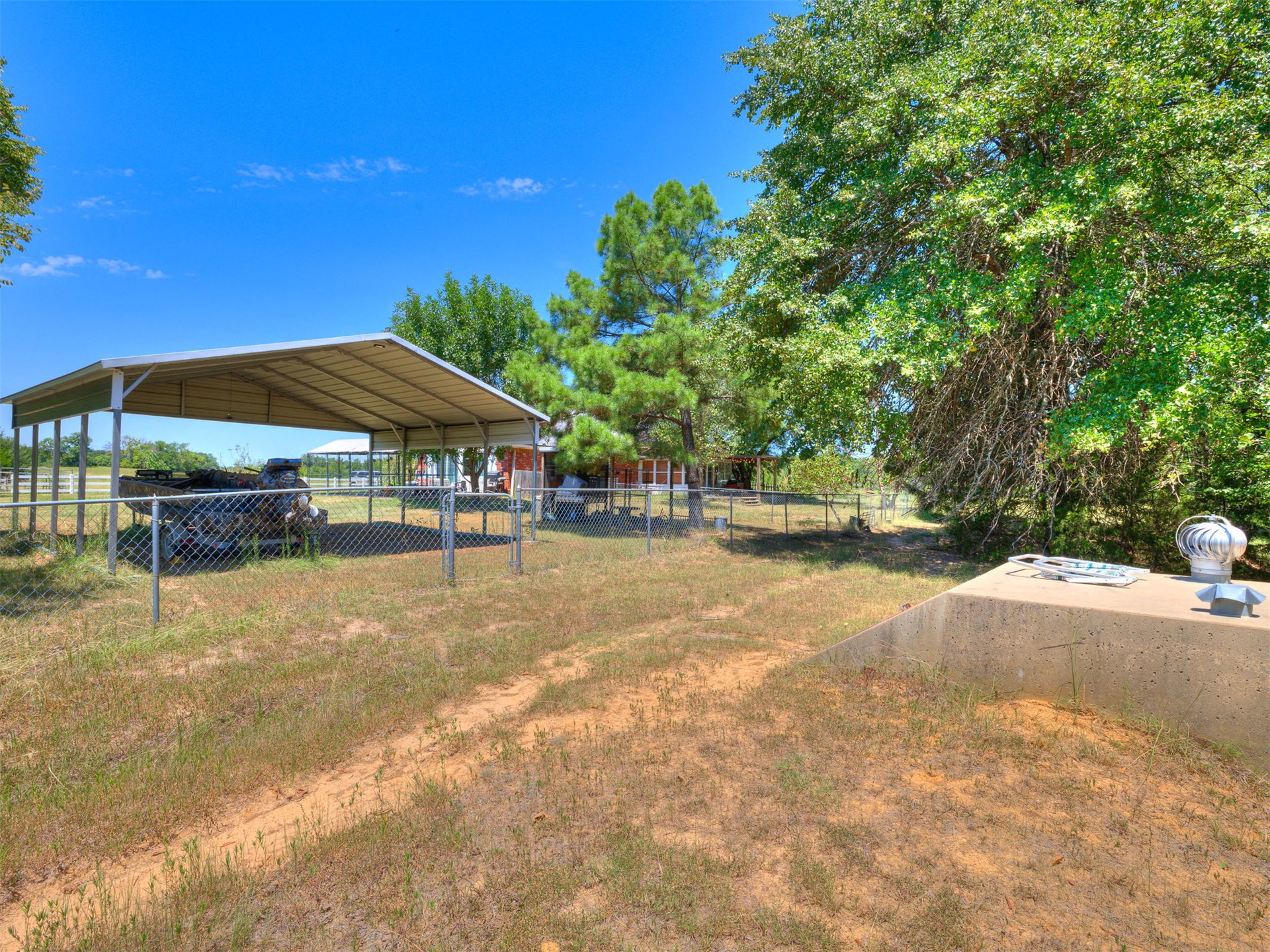 9735 E Sandy Creek Road Property Photo 8