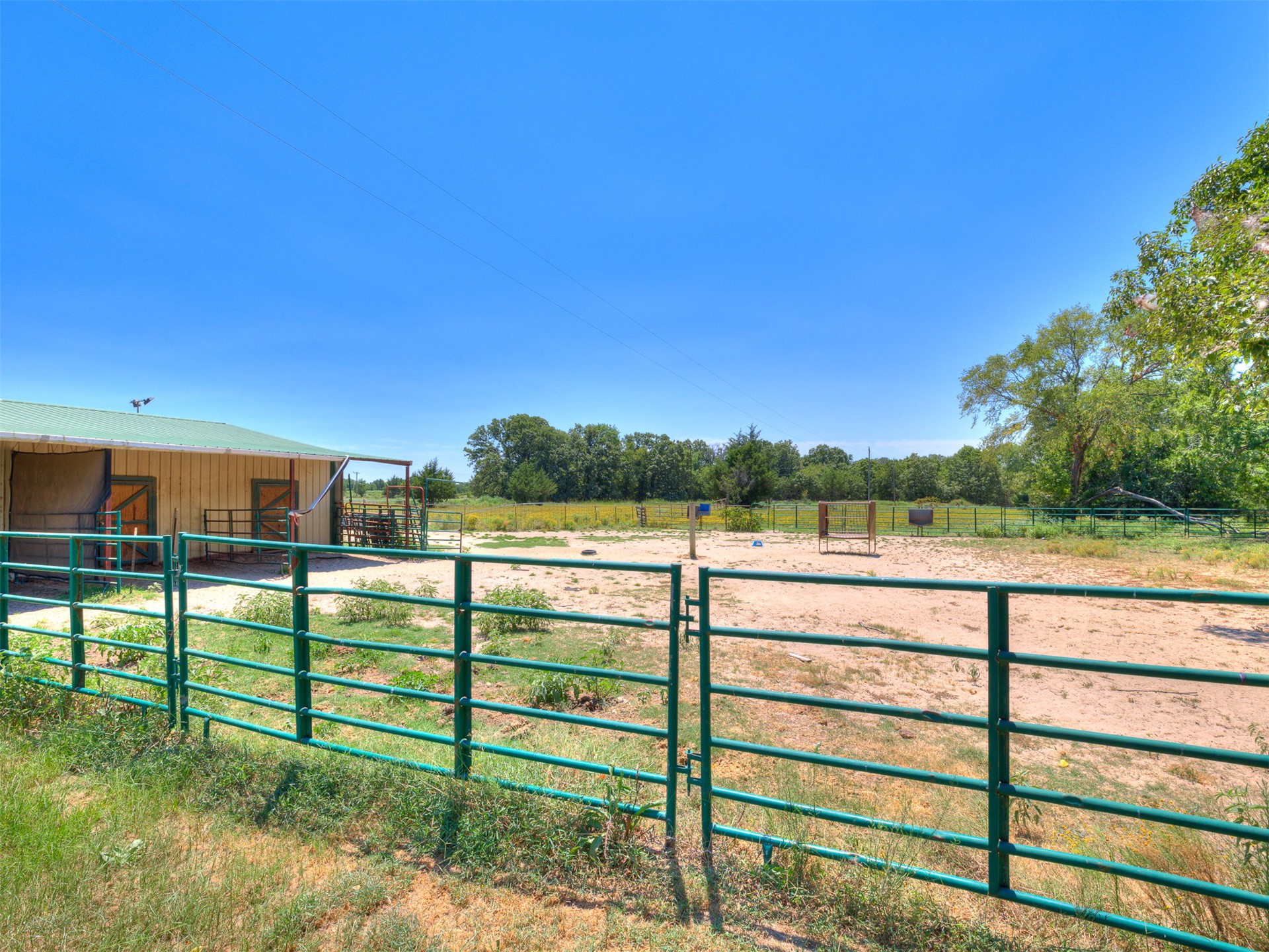 9735 E Sandy Creek Road Property Photo 12