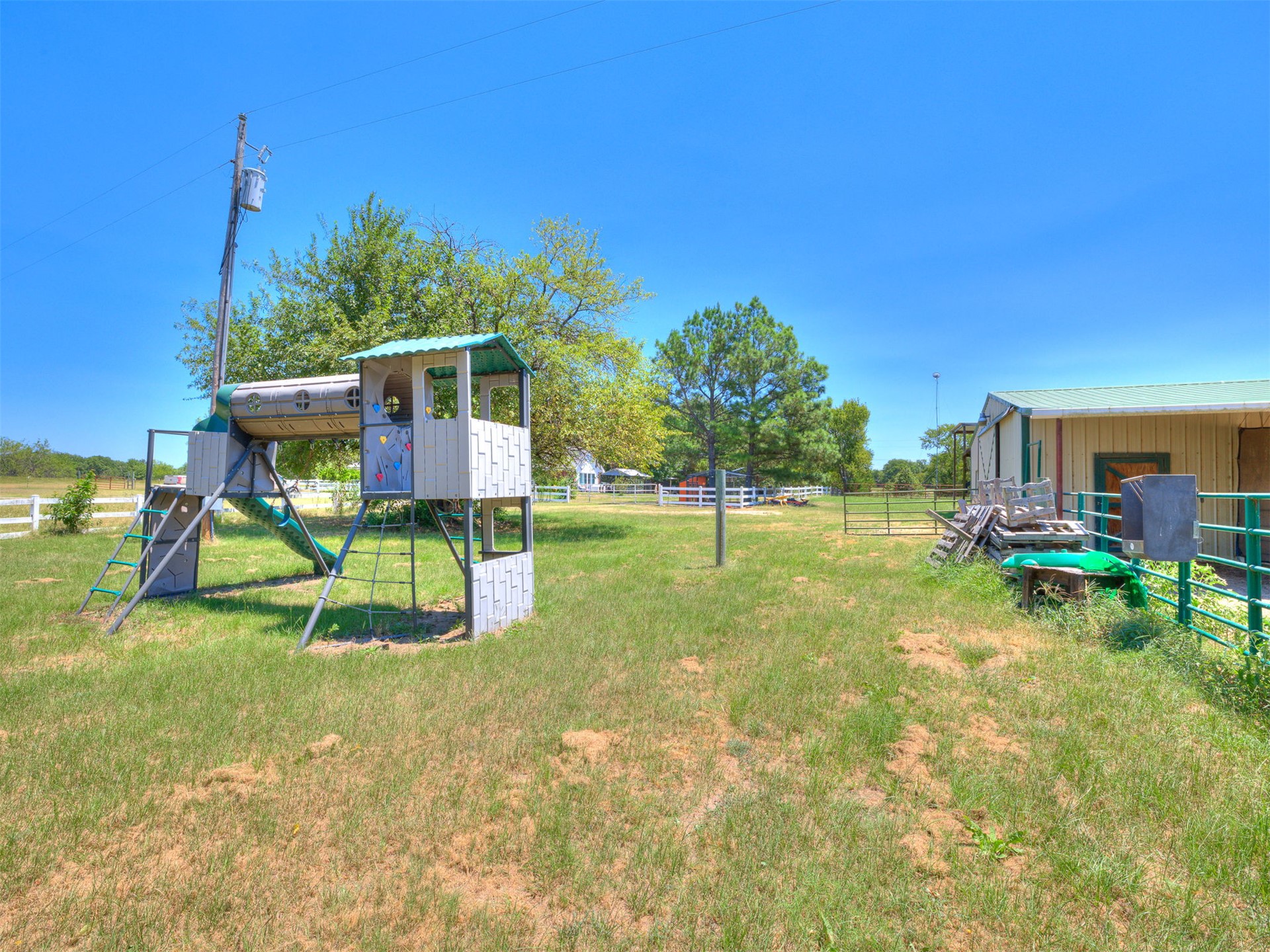 9735 E Sandy Creek Road Property Photo 13