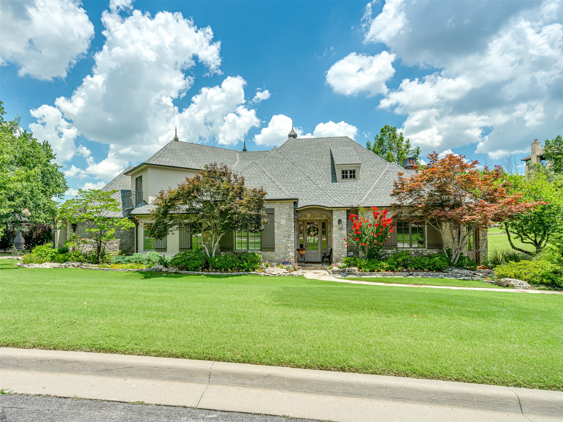 10615 S Fir Avenue Property Photo 1