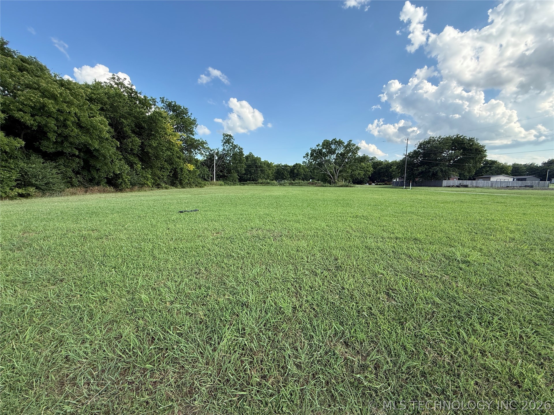 1400 11th Ne Property Photo 2