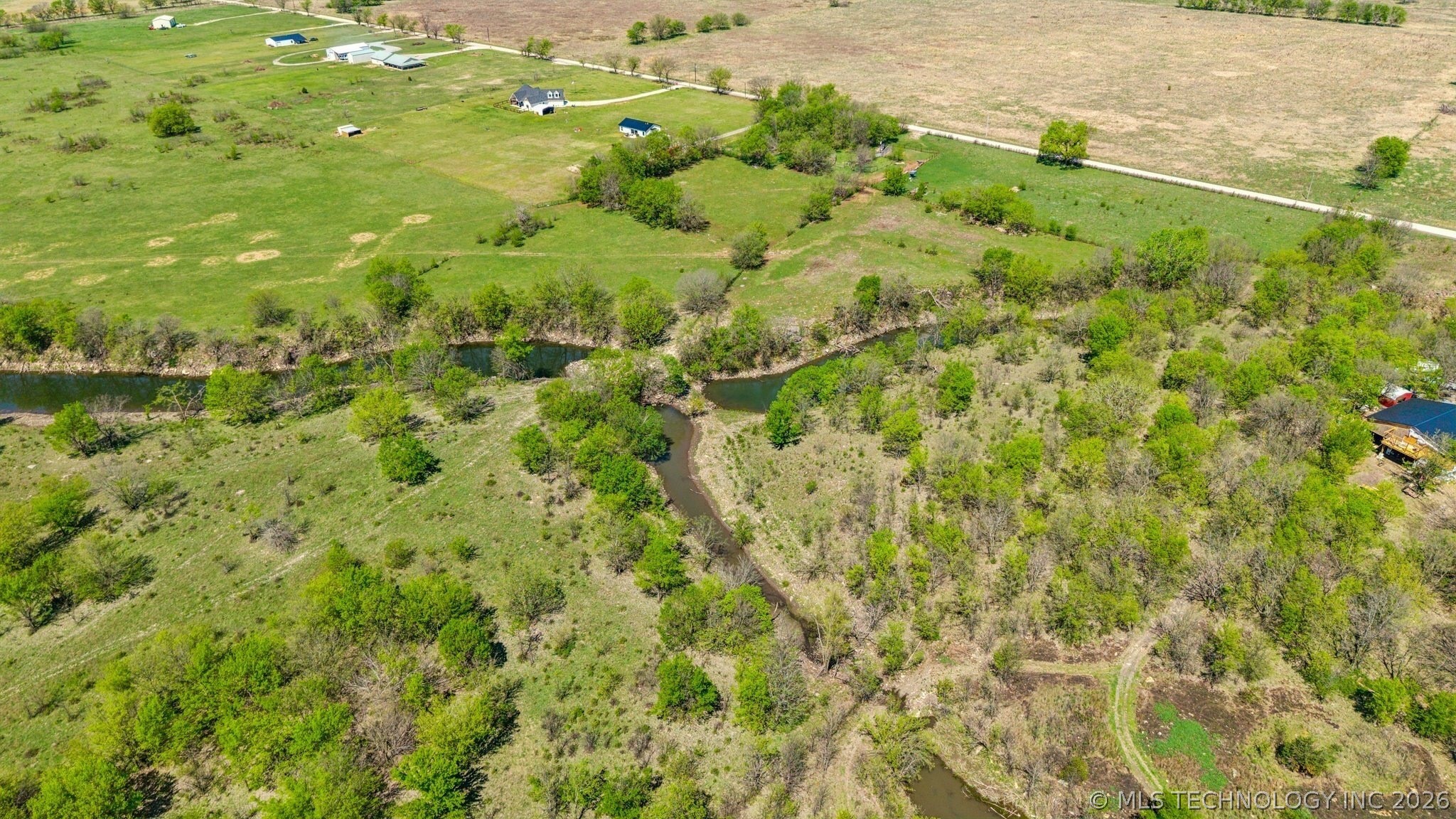 E 370 Road Property Photo 2