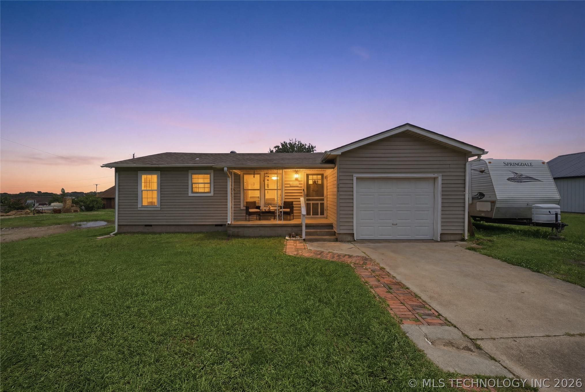 184 Greenbriar Circle Property Photo 1