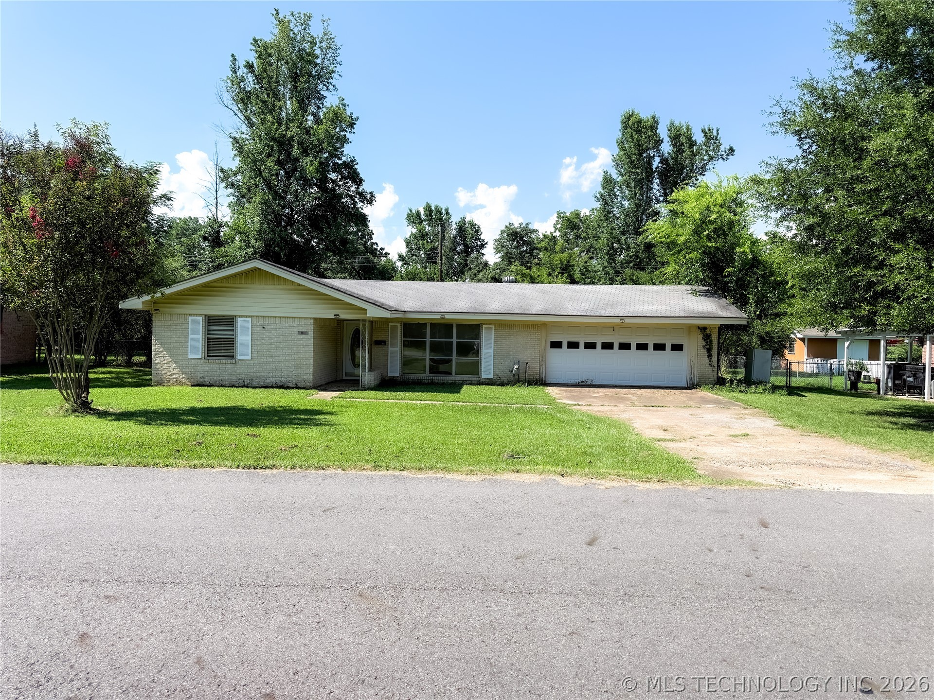 811 Ne 5th Street Property Photo 1