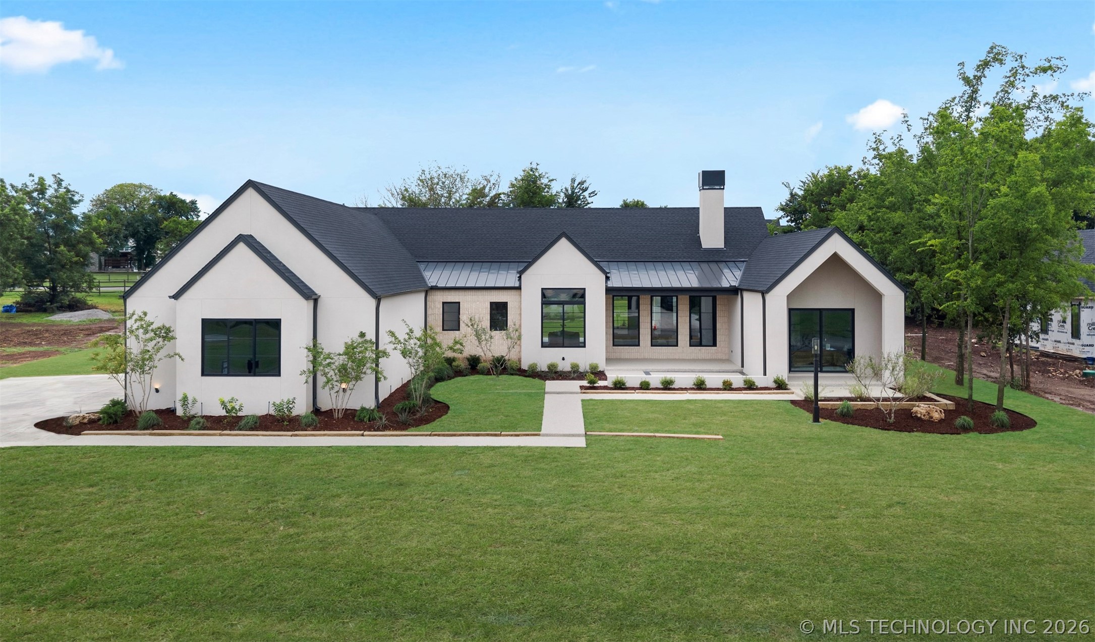17744 E White Tail Cove Property Photo 1