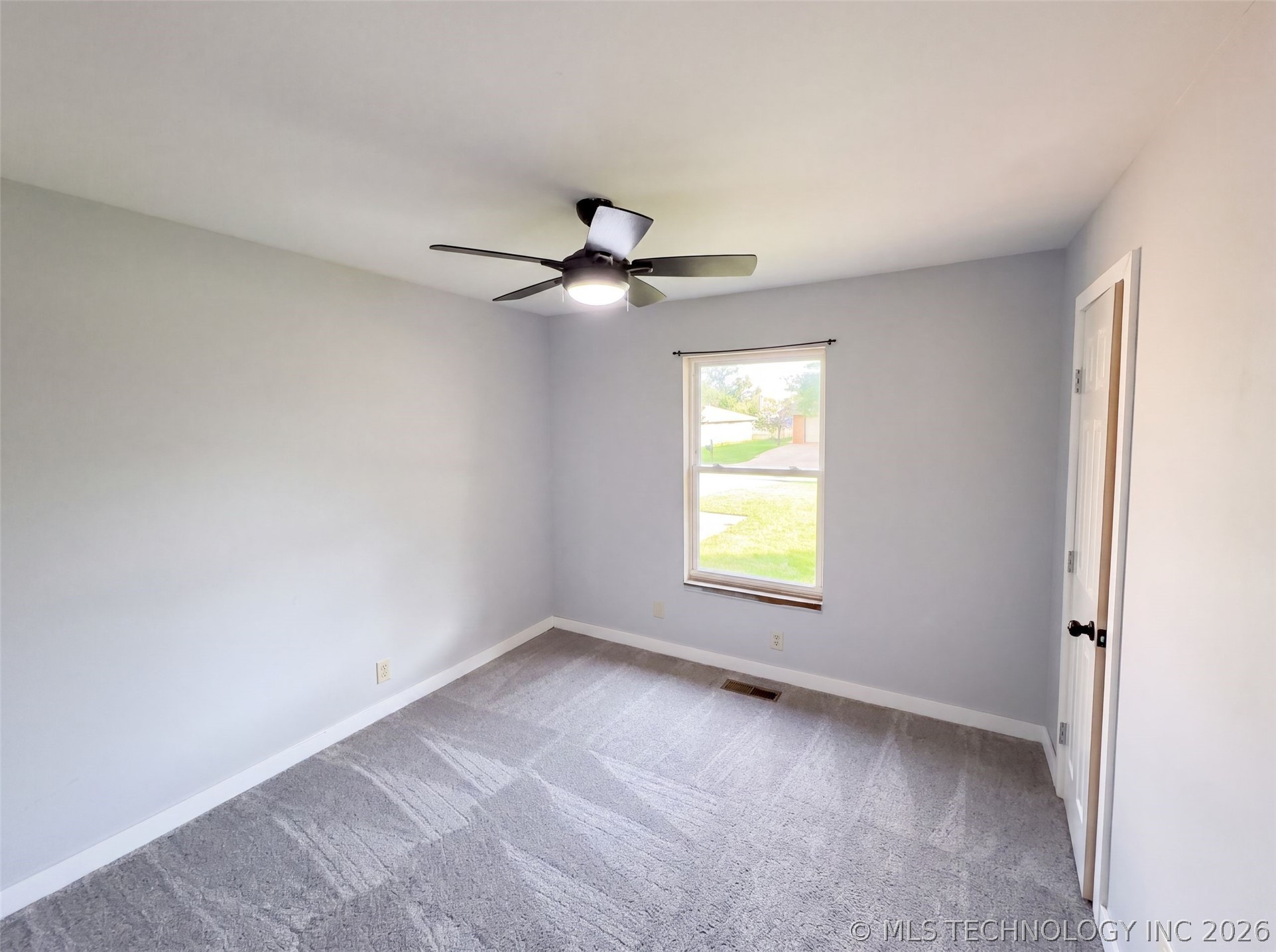 1123 E Willham Drive Property Photo 4