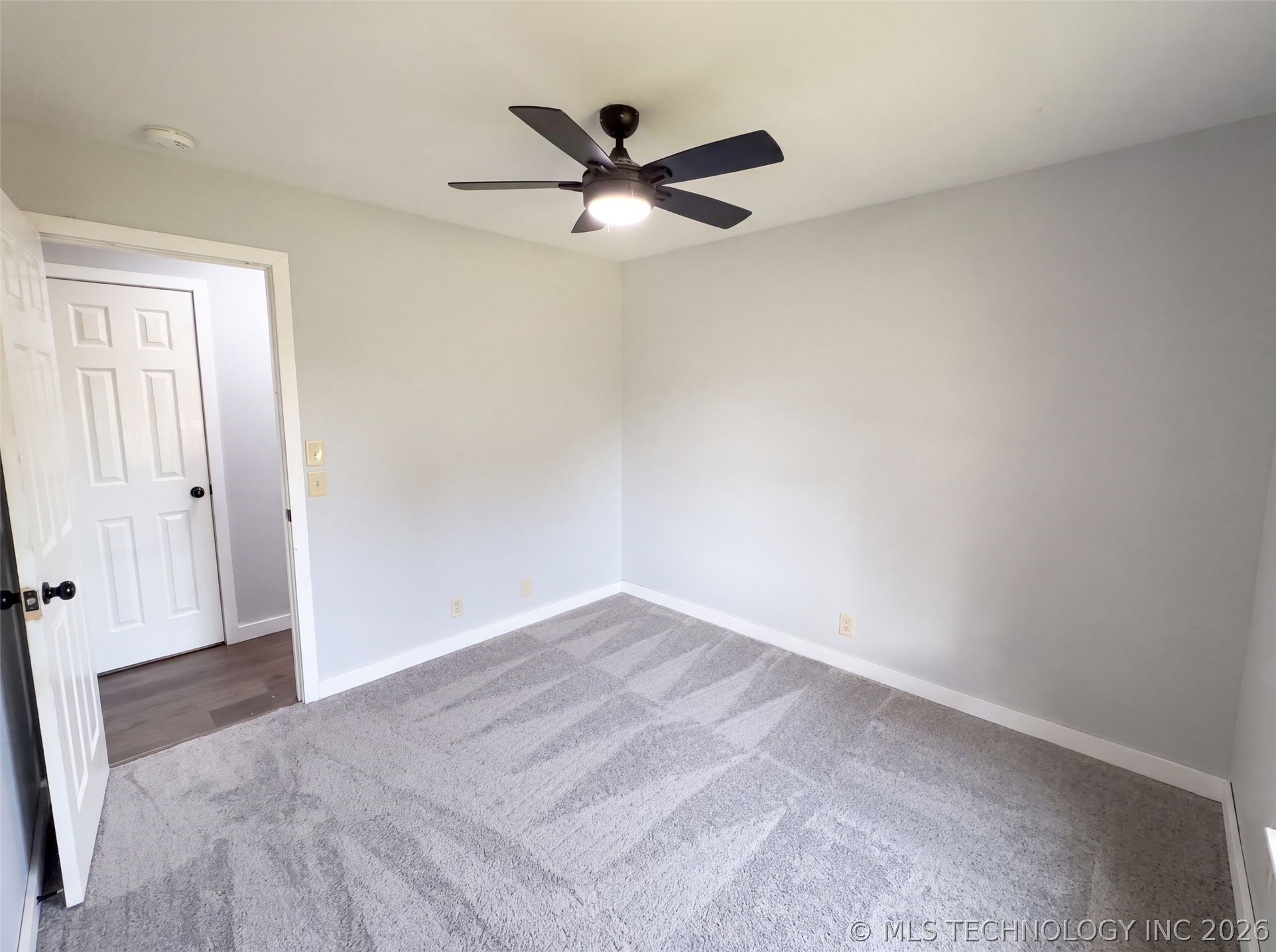 1123 E Willham Drive Property Photo 11