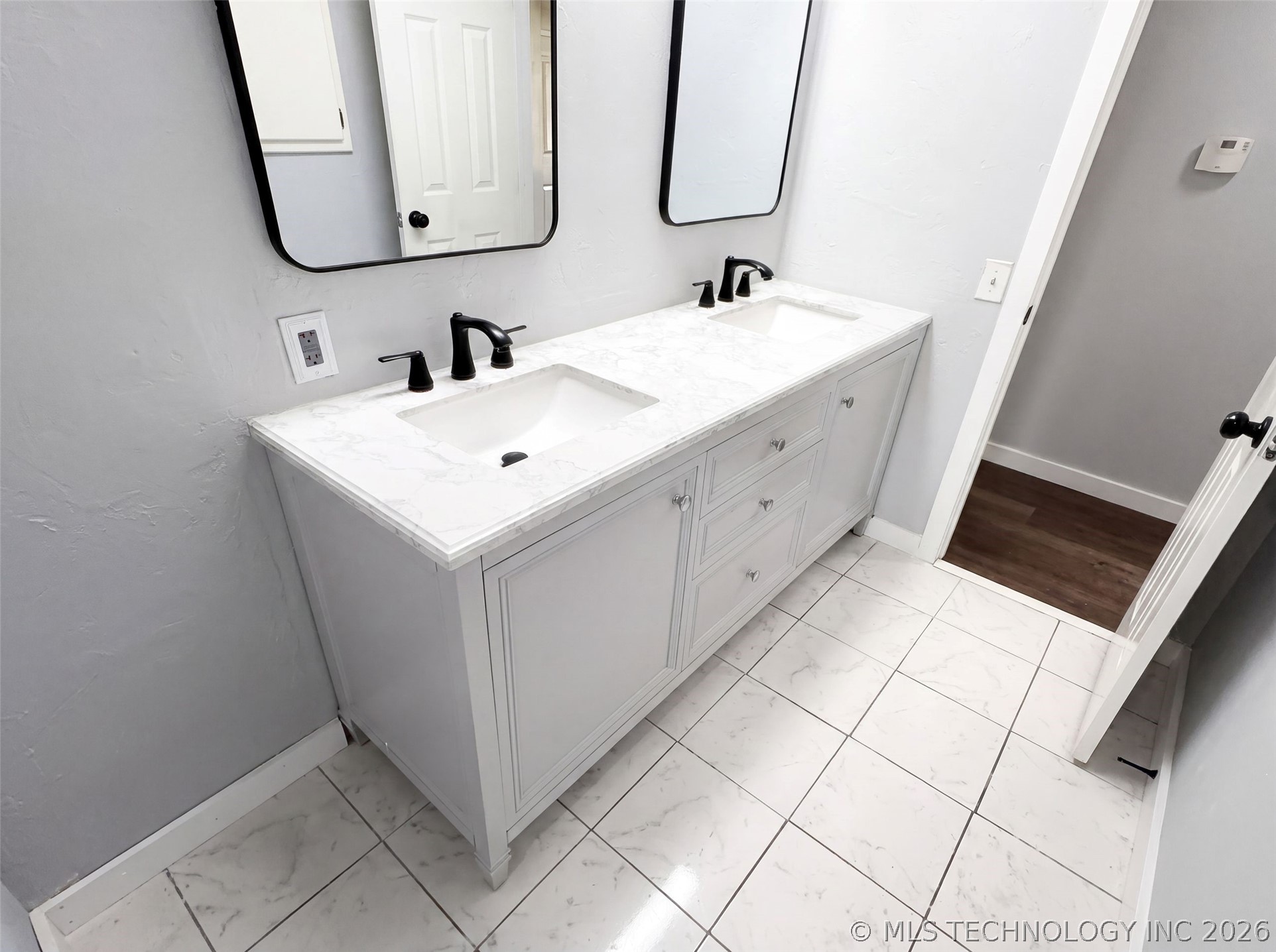 1123 E Willham Drive Property Photo 18