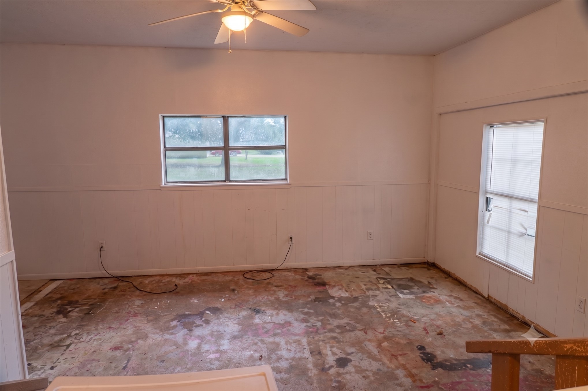 151 E 4th Property Photo 22