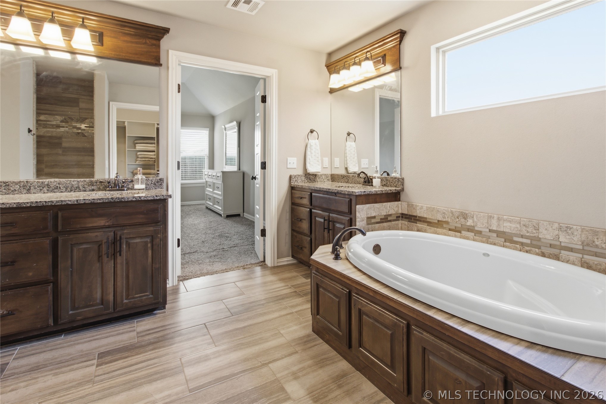 13735 N 130th Avenue E Property Photo 13