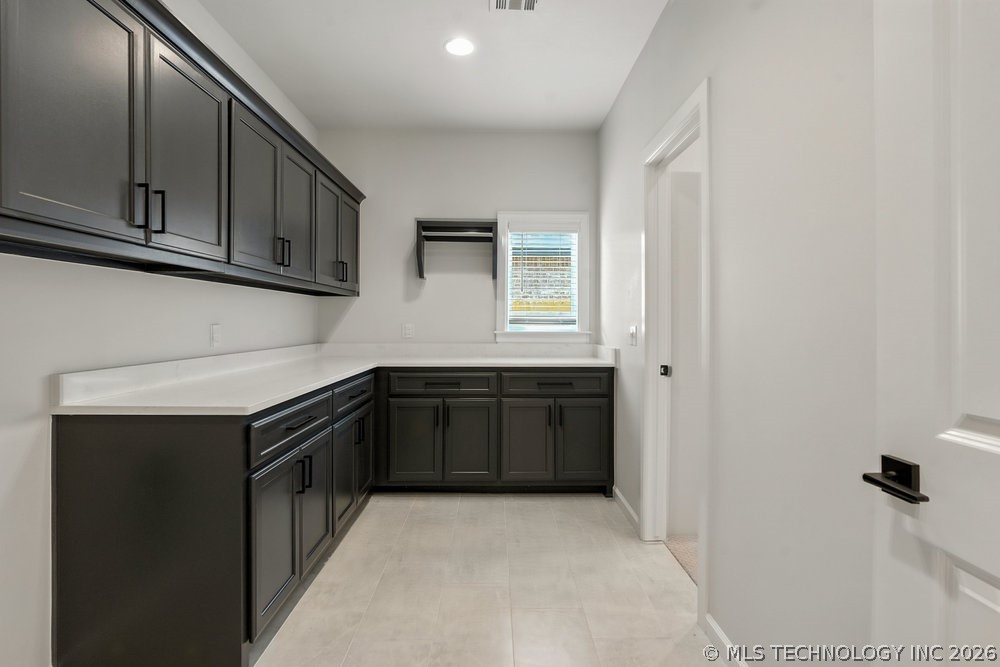 12714 S Irvington Avenue Property Photo 43