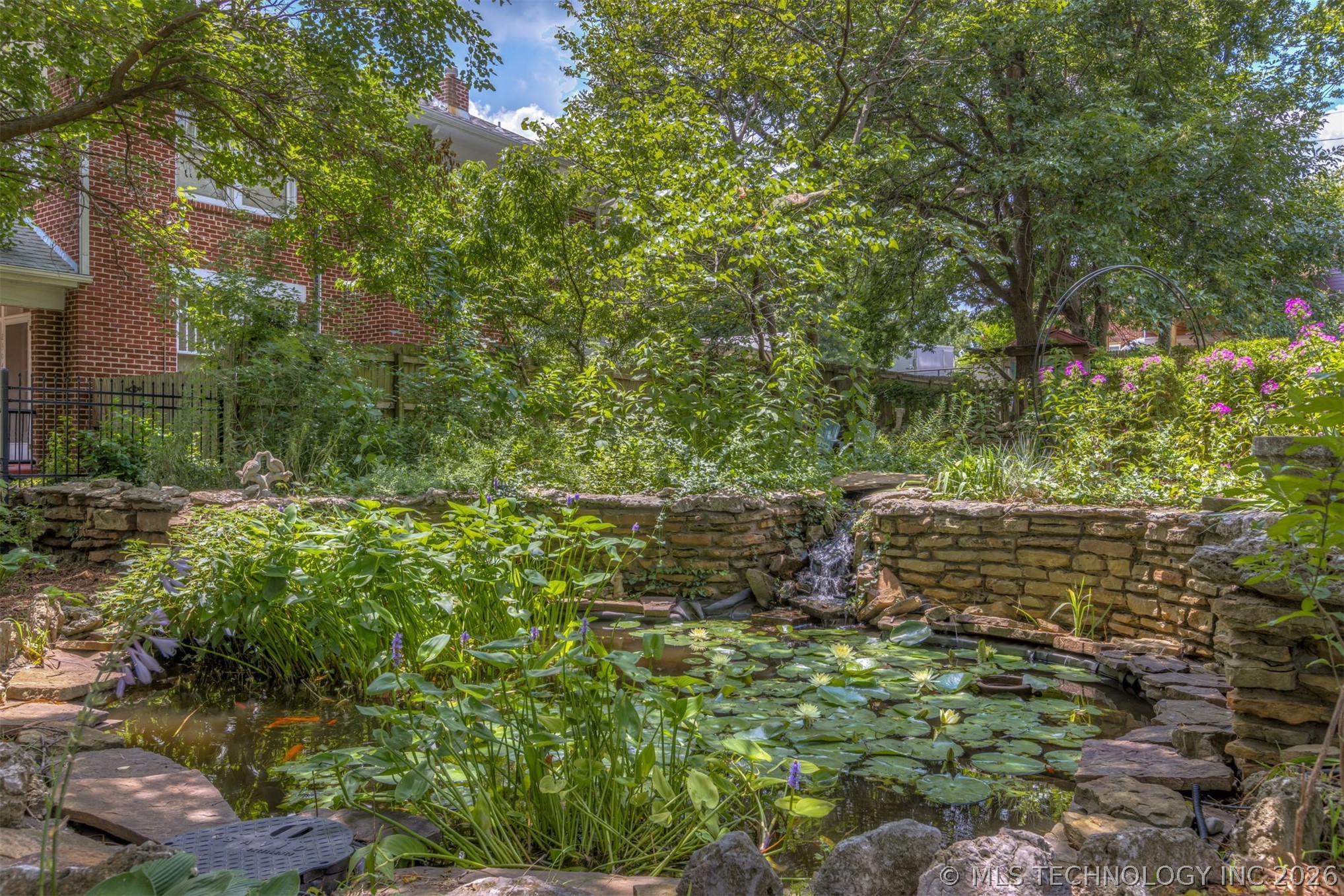 2216 N Elwood Avenue Property Photo 60