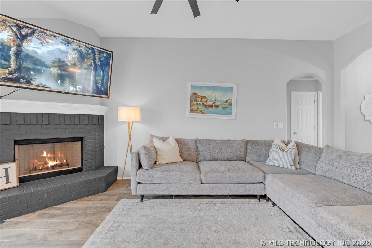 26530 Foxen Drive Property Photo 10