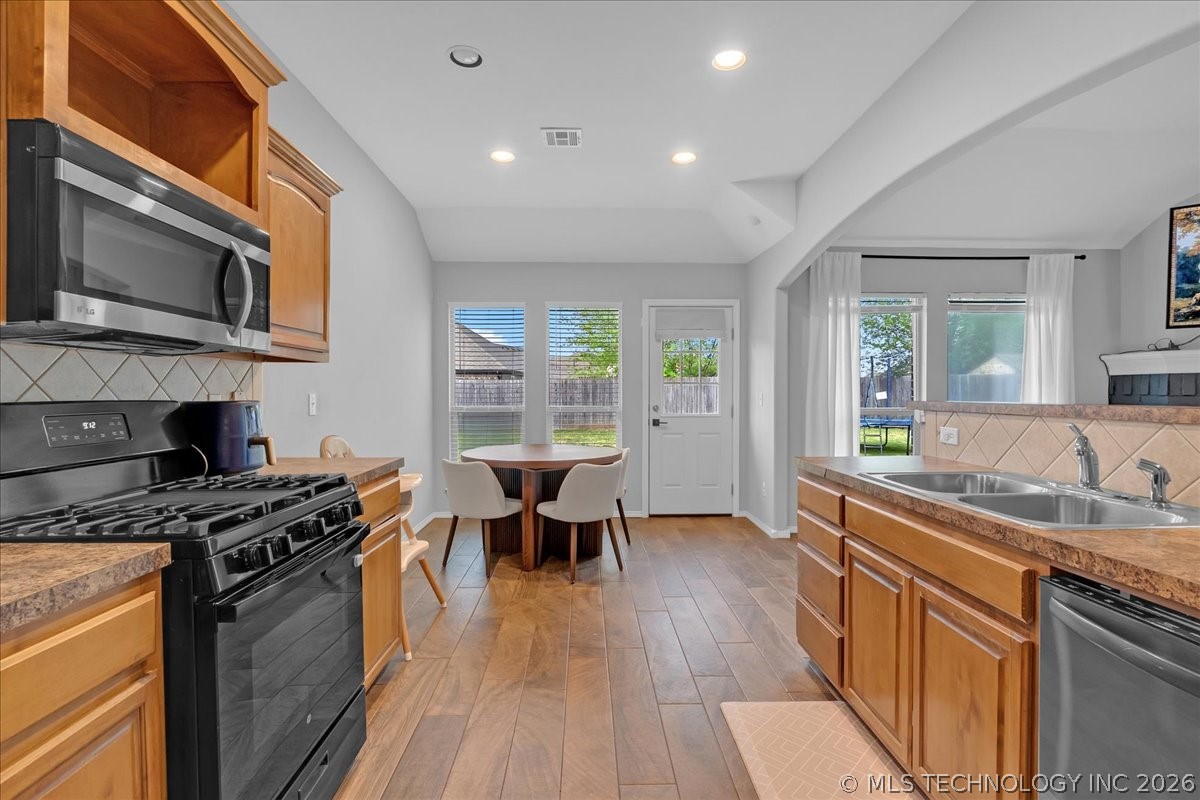26530 Foxen Drive Property Photo 15