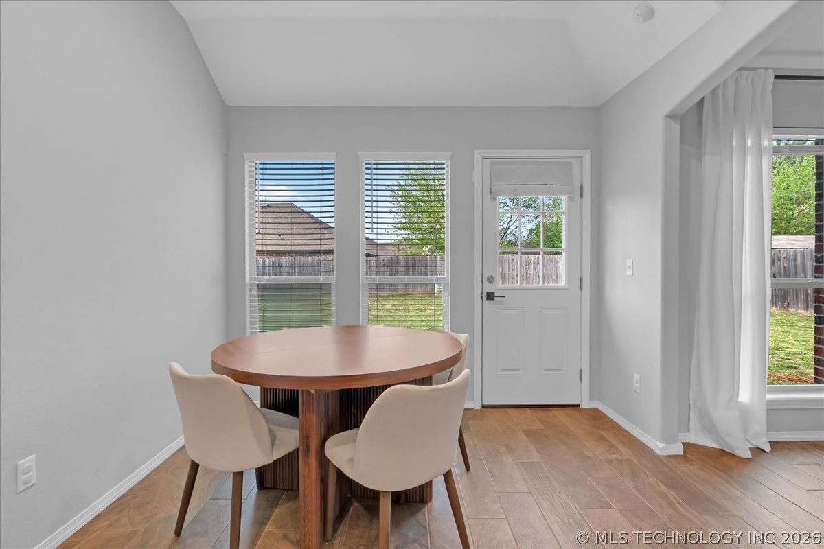 26530 Foxen Drive Property Photo 18