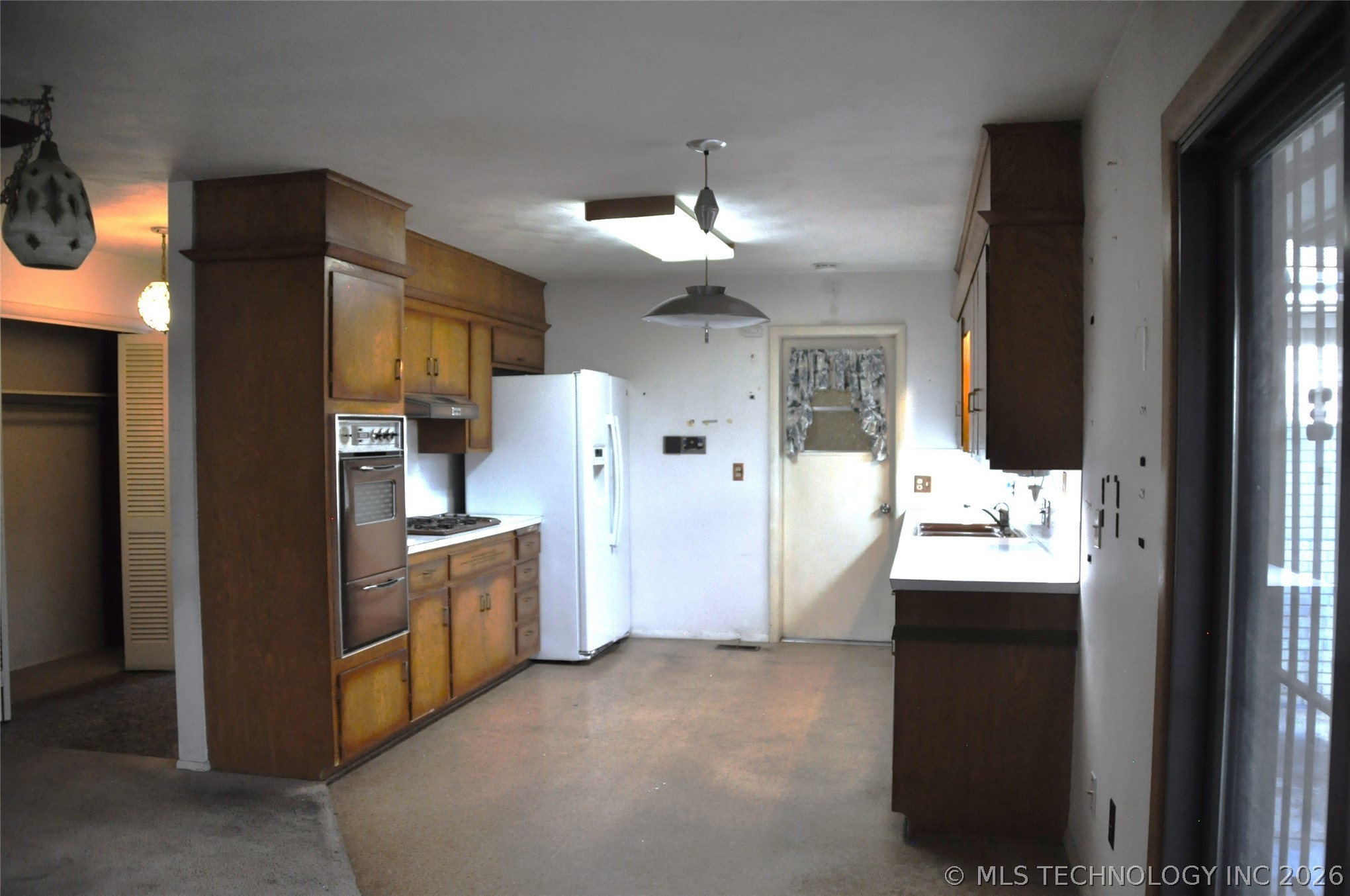 6916 E 15th Place Property Photo 6