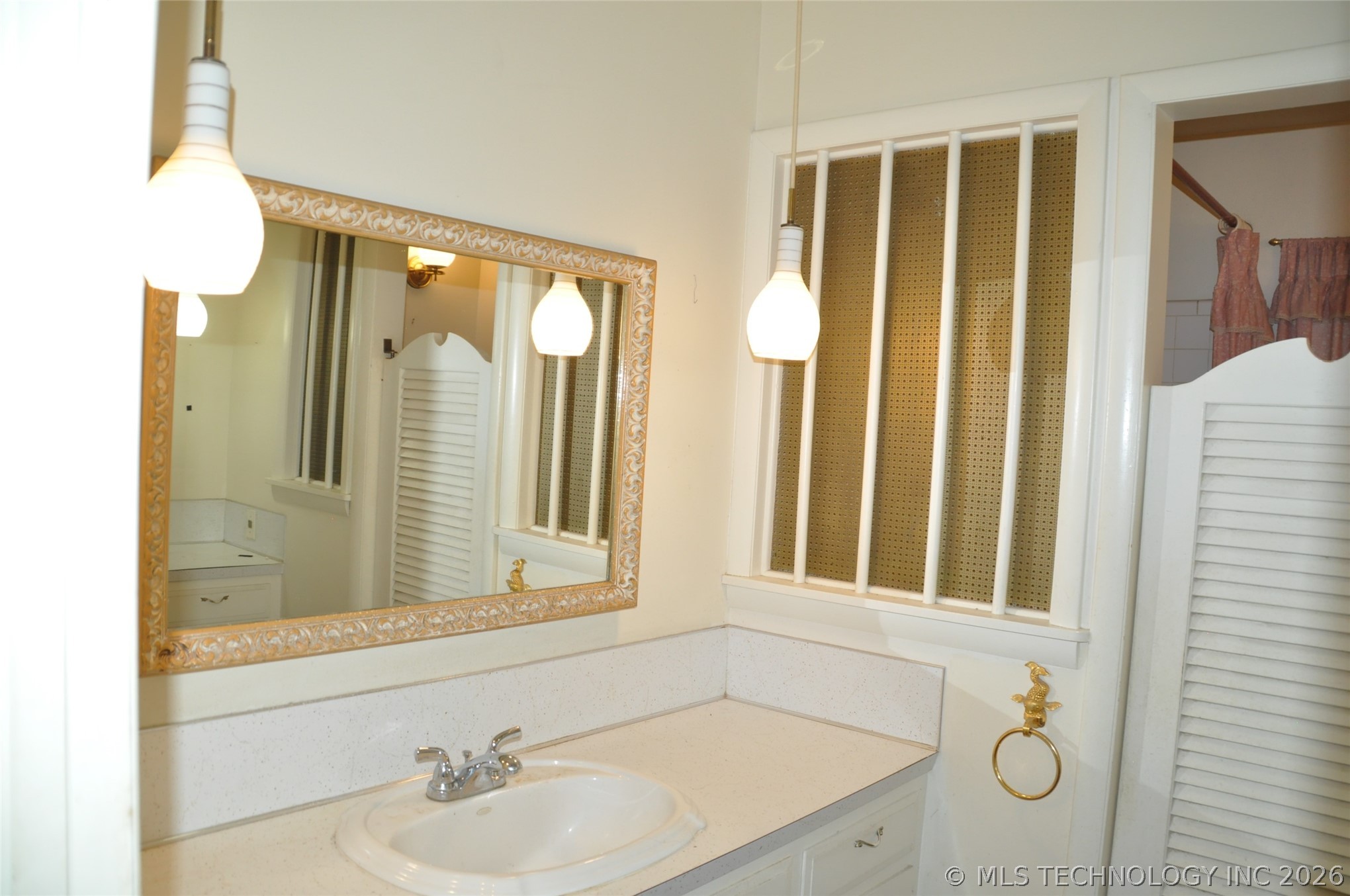 6916 E 15th Place Property Photo 7