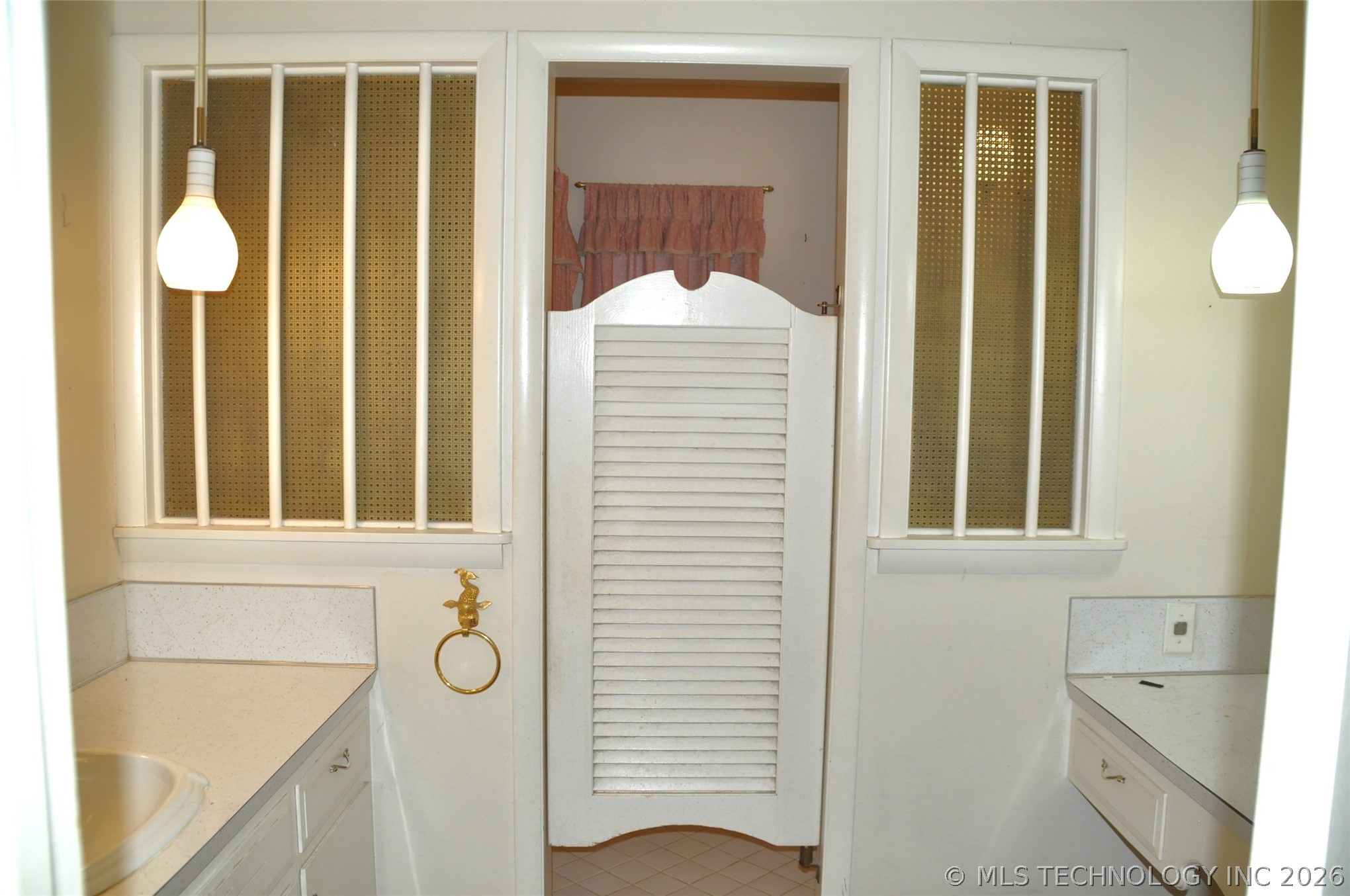 6916 E 15th Place Property Photo 11