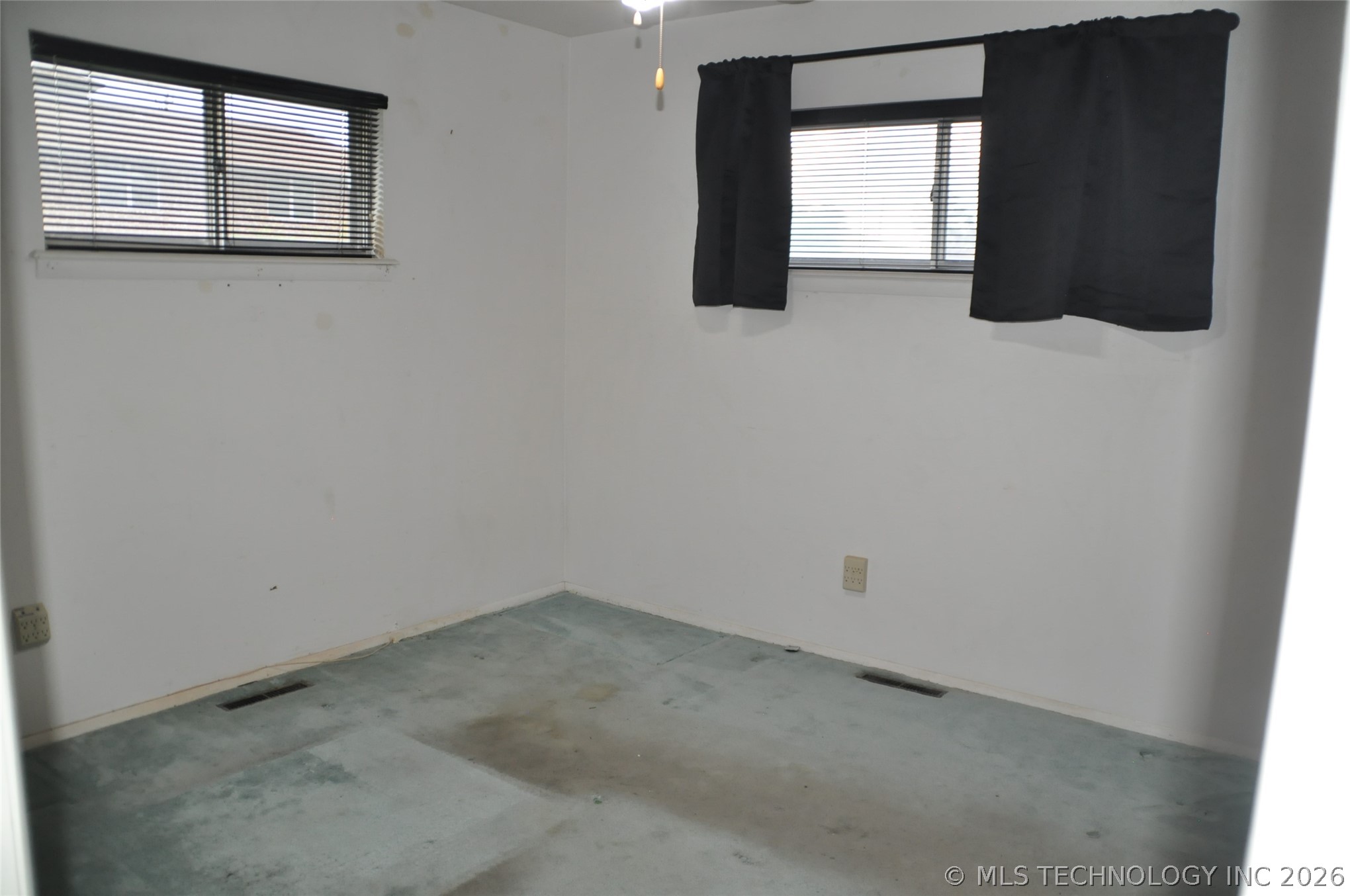 6916 E 15th Place Property Photo 13
