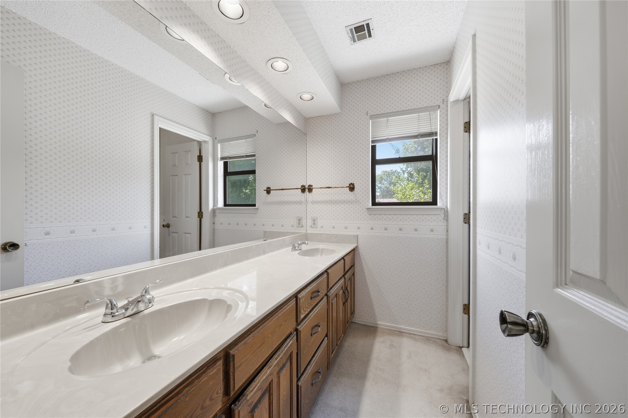 7009 E 100th Street Property Photo 27