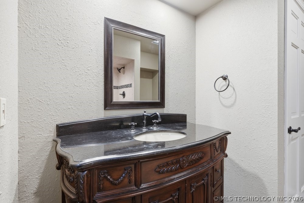 10654 S 66th East Avenue Property Photo 60