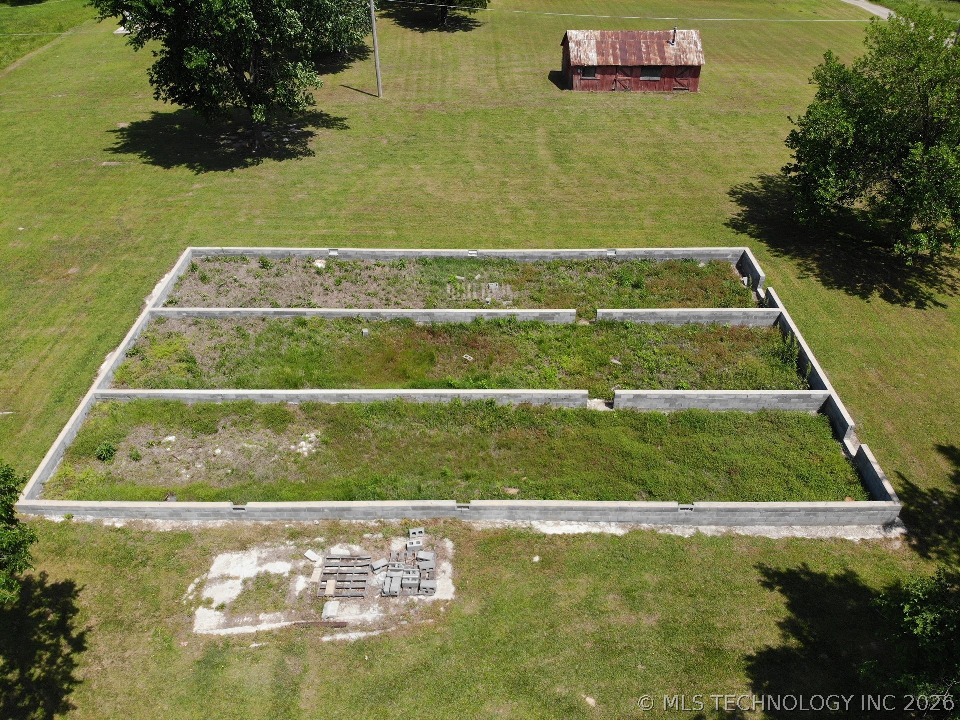 116 E 4th Street Property Photo 8