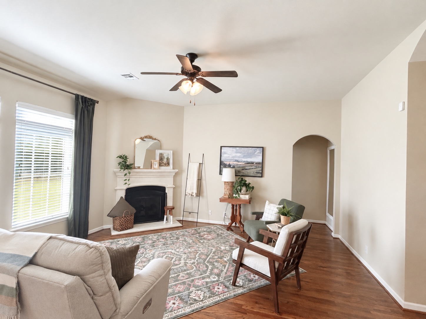 3906 S Maple Avenue Property Photo 5