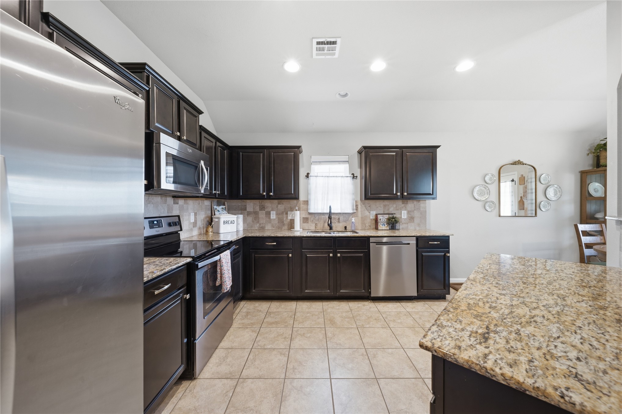3906 S Maple Avenue Property Photo 14