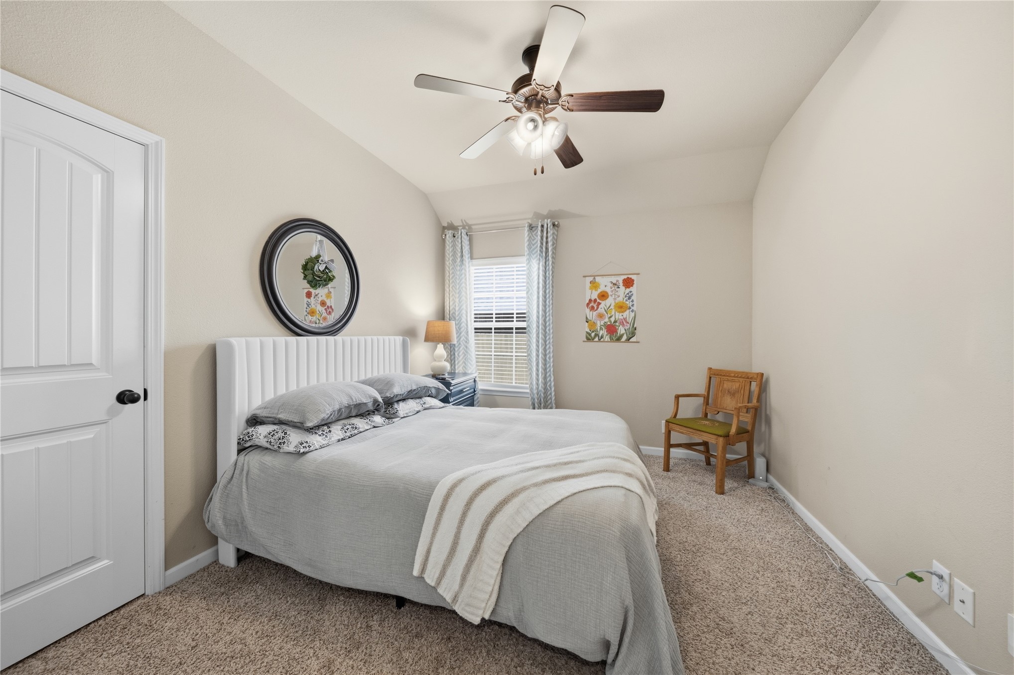 3906 S Maple Avenue Property Photo 25