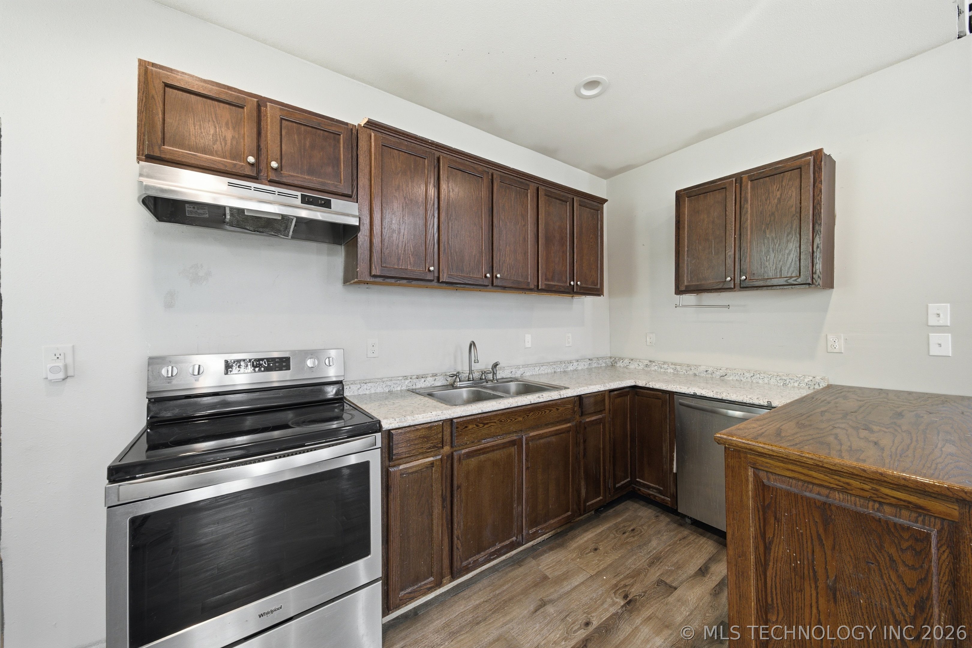 2302 E 96th Street North Property Photo 13