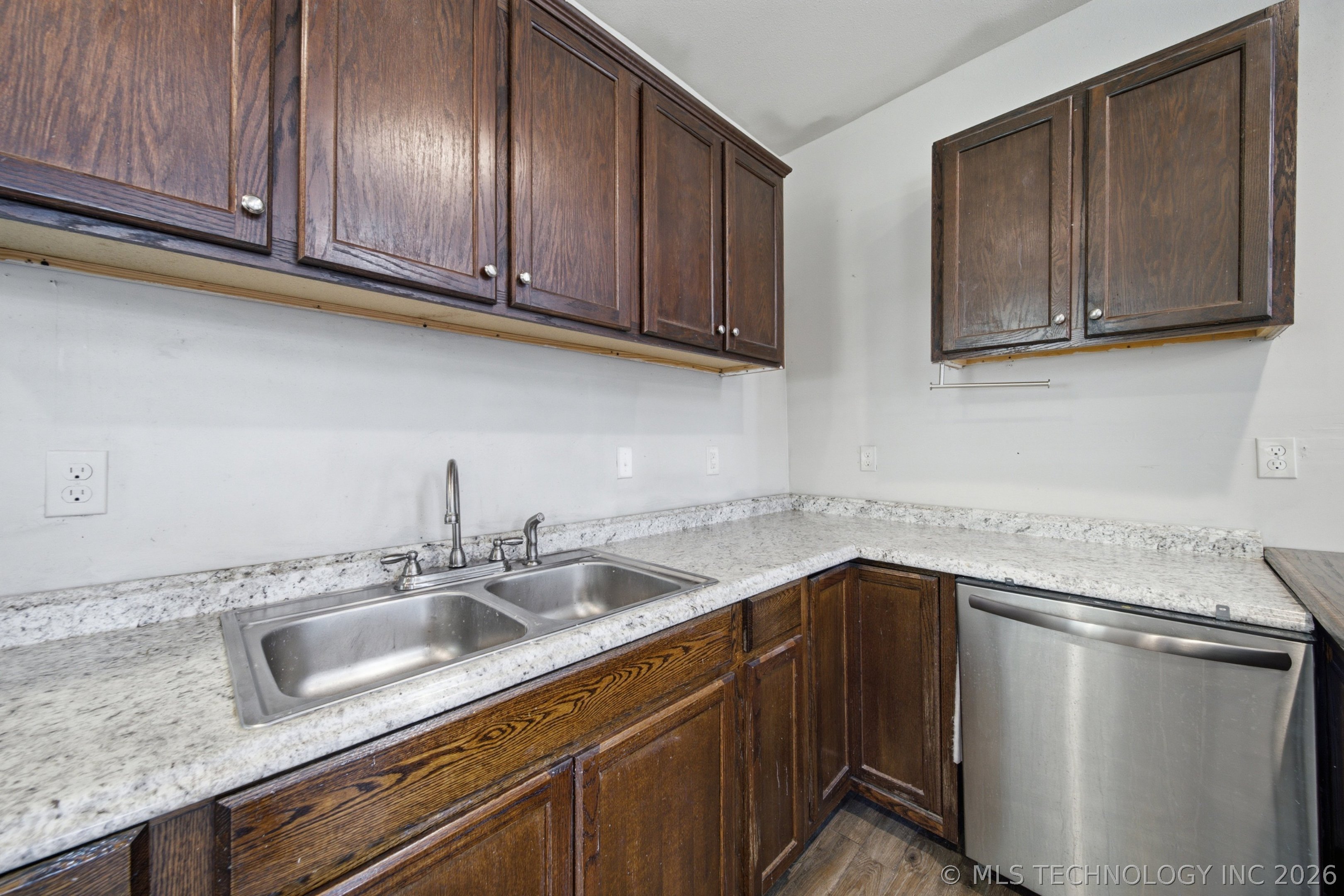 2302 E 96th Street North Property Photo 14